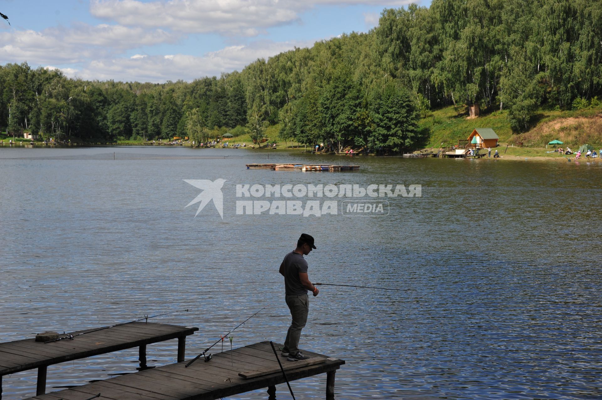 Московская область, д. Мисайлово.  Участник фестиваля семейной рыбалки с радио `Комсомольская правда` в парке рыбалки и отдыха `Лагуна`.