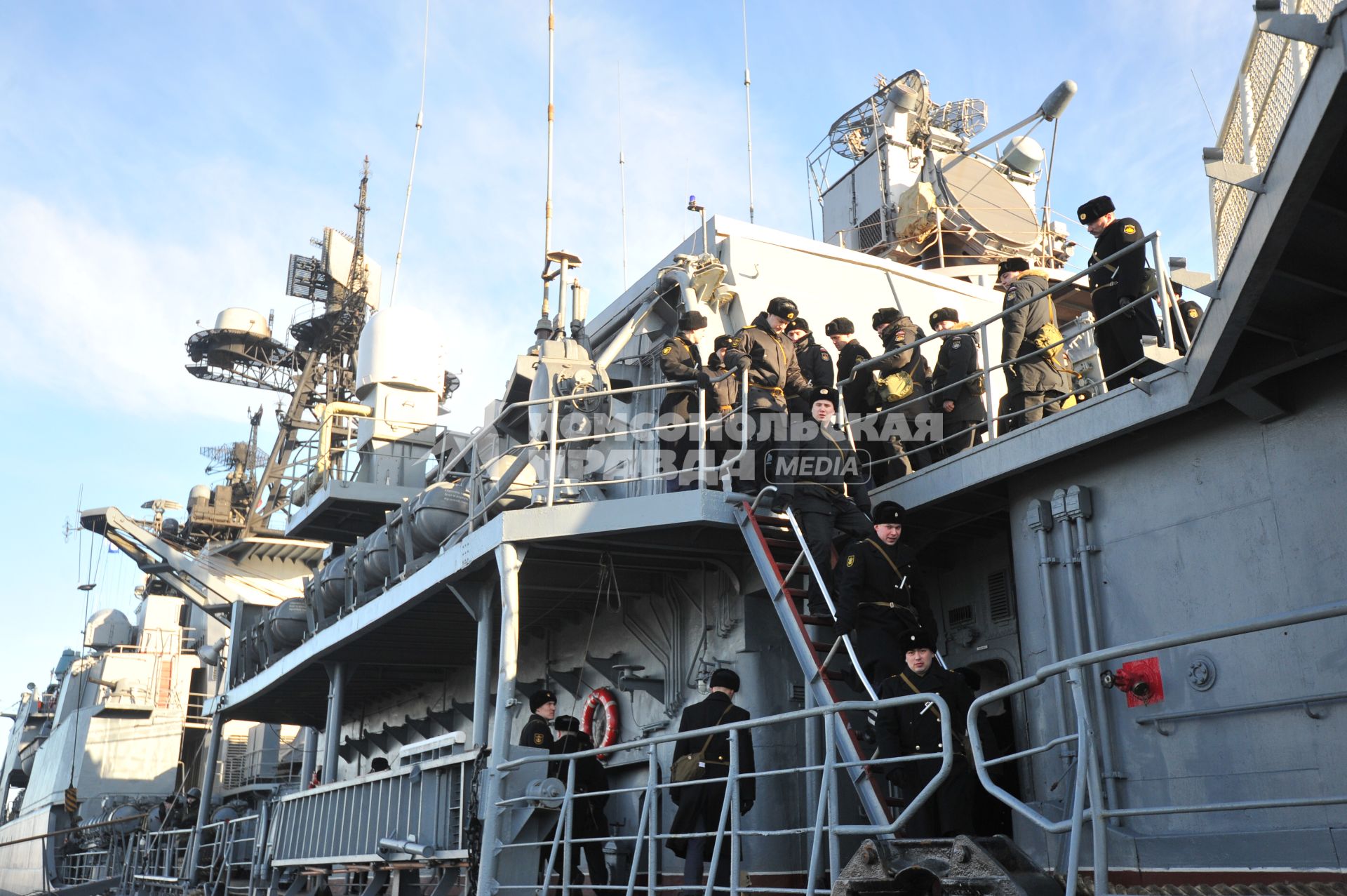 Североморск. Военно-морская база Северного флота России. Большой противолодочный корабль проекта 1155 `Адмирал Левченко` в порту.