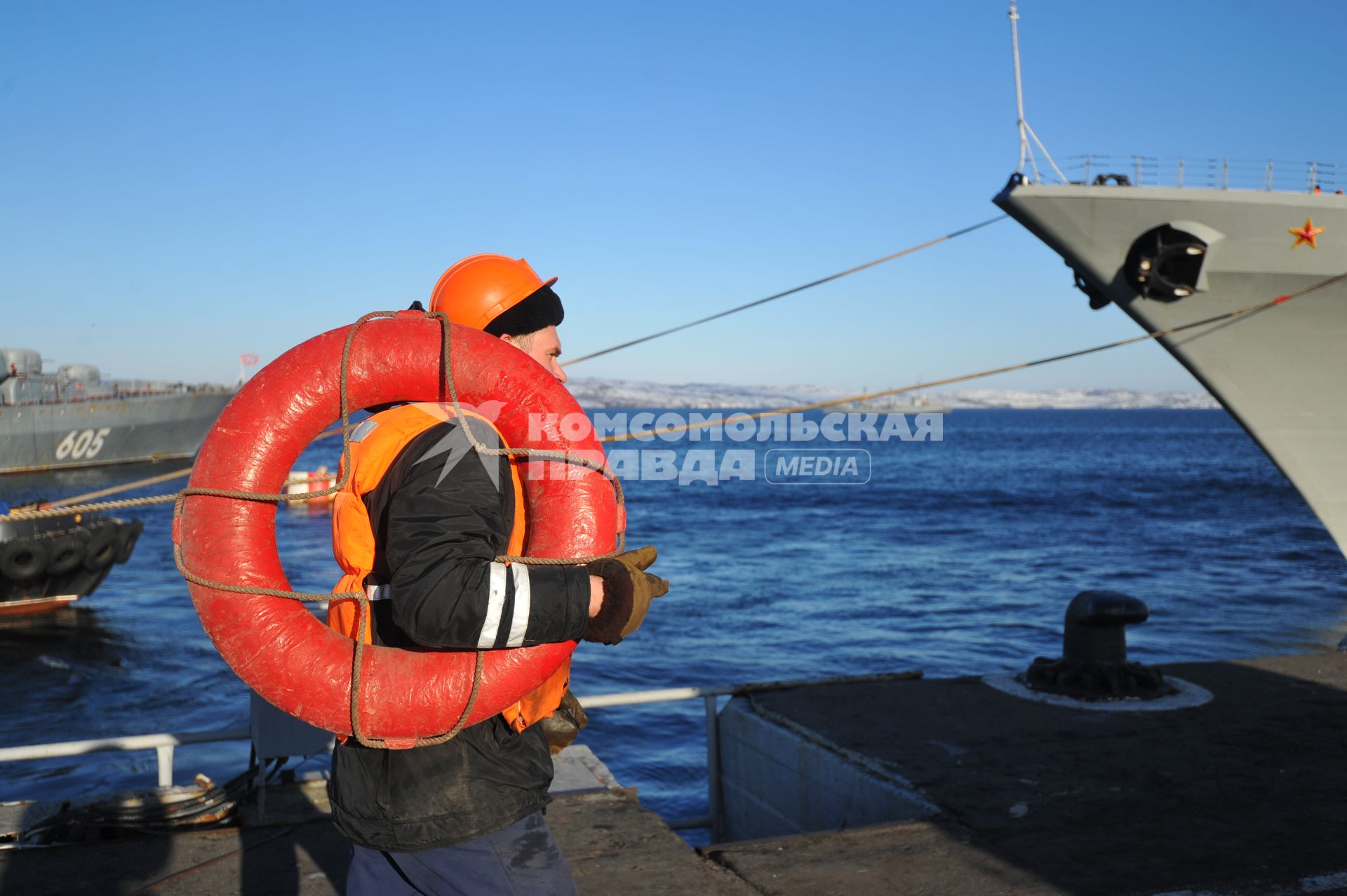 Североморск. Военно-морская база Северного флота России. Порт.