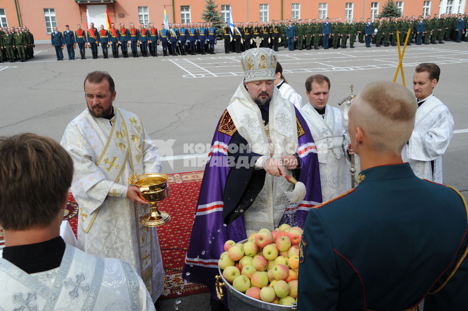 Москва. Полковой праздник  Преображенского  полка.