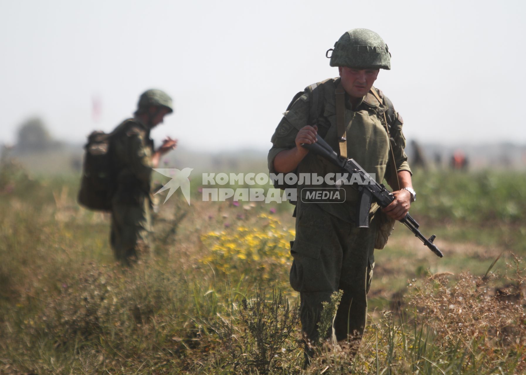 Краснодарский край, полигон Краснооктябрьский. Военнослужащий ВДВ России во время совместных учений сил ВДВ России, Белоруссии и Сербии `Славянское братство`.