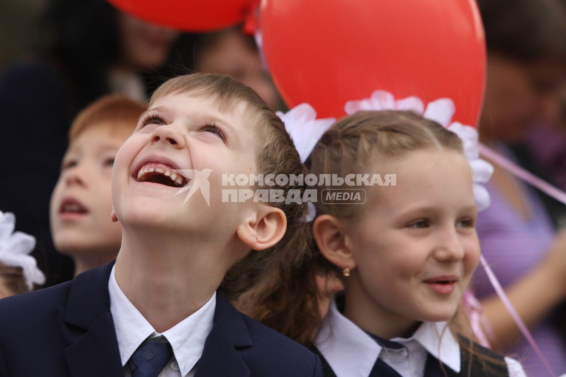 Ставрополь. 1 сентября. Первоклассники на торжественной линейке.