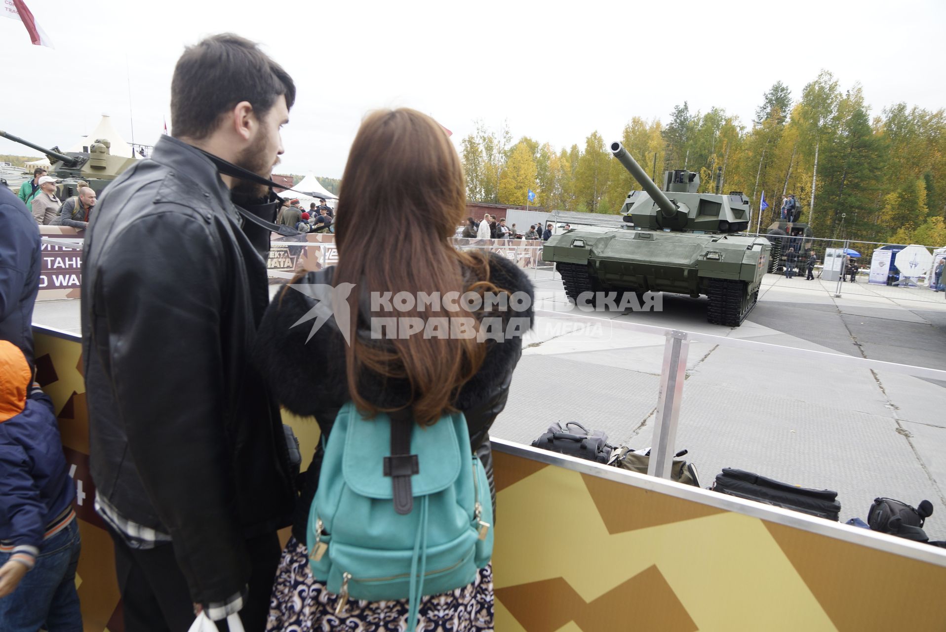 Нижний Тагил. Танк Т-14 на гусеничной платформе `Армата` на 10-ой международной выставке вооружений `Russia Arms Expo - 2015`.