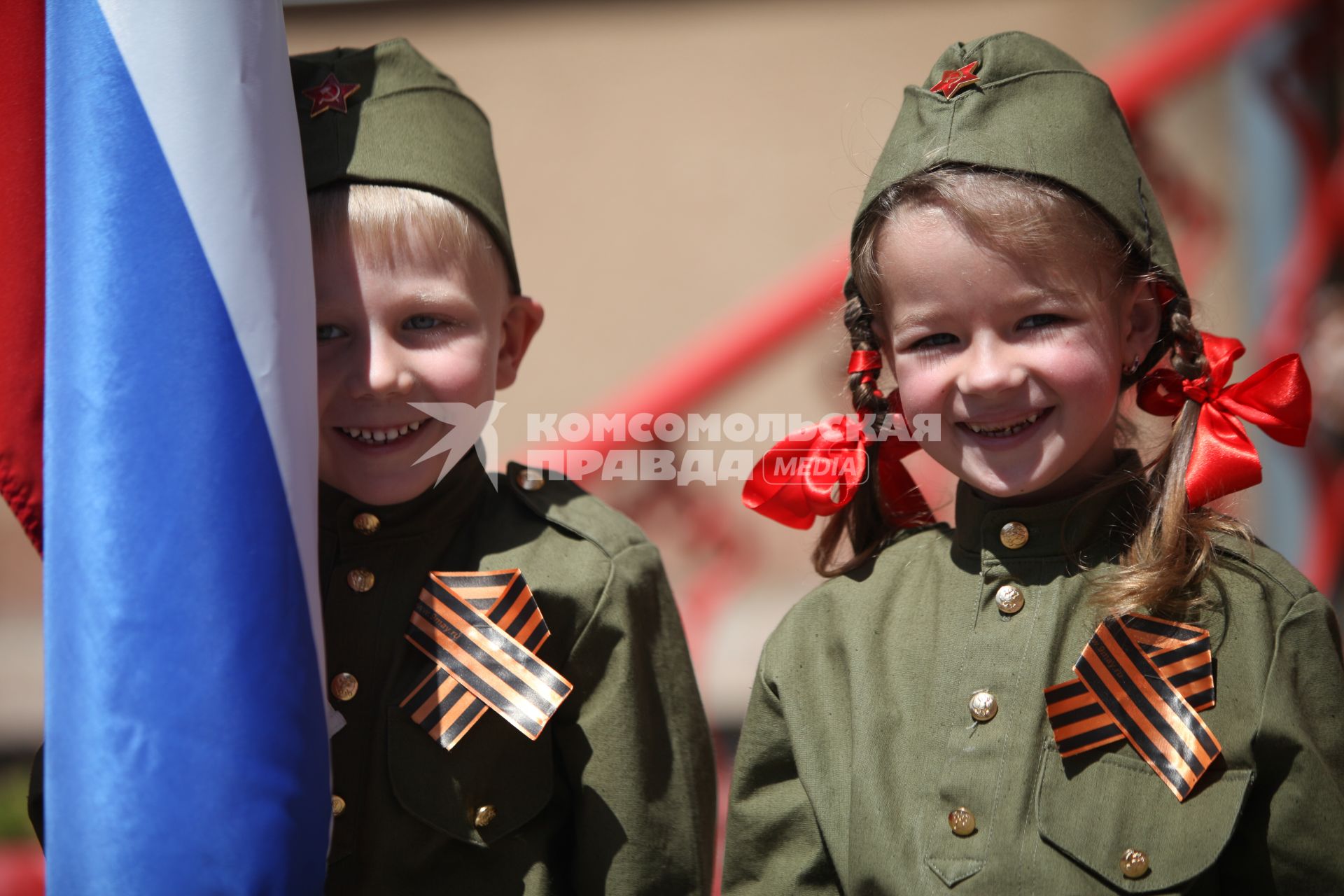 Ставрополь. Дети в форме времен Великой Отечественной войны во время проведения военно-патриотического мероприятия `Зарничка` в детском саду.