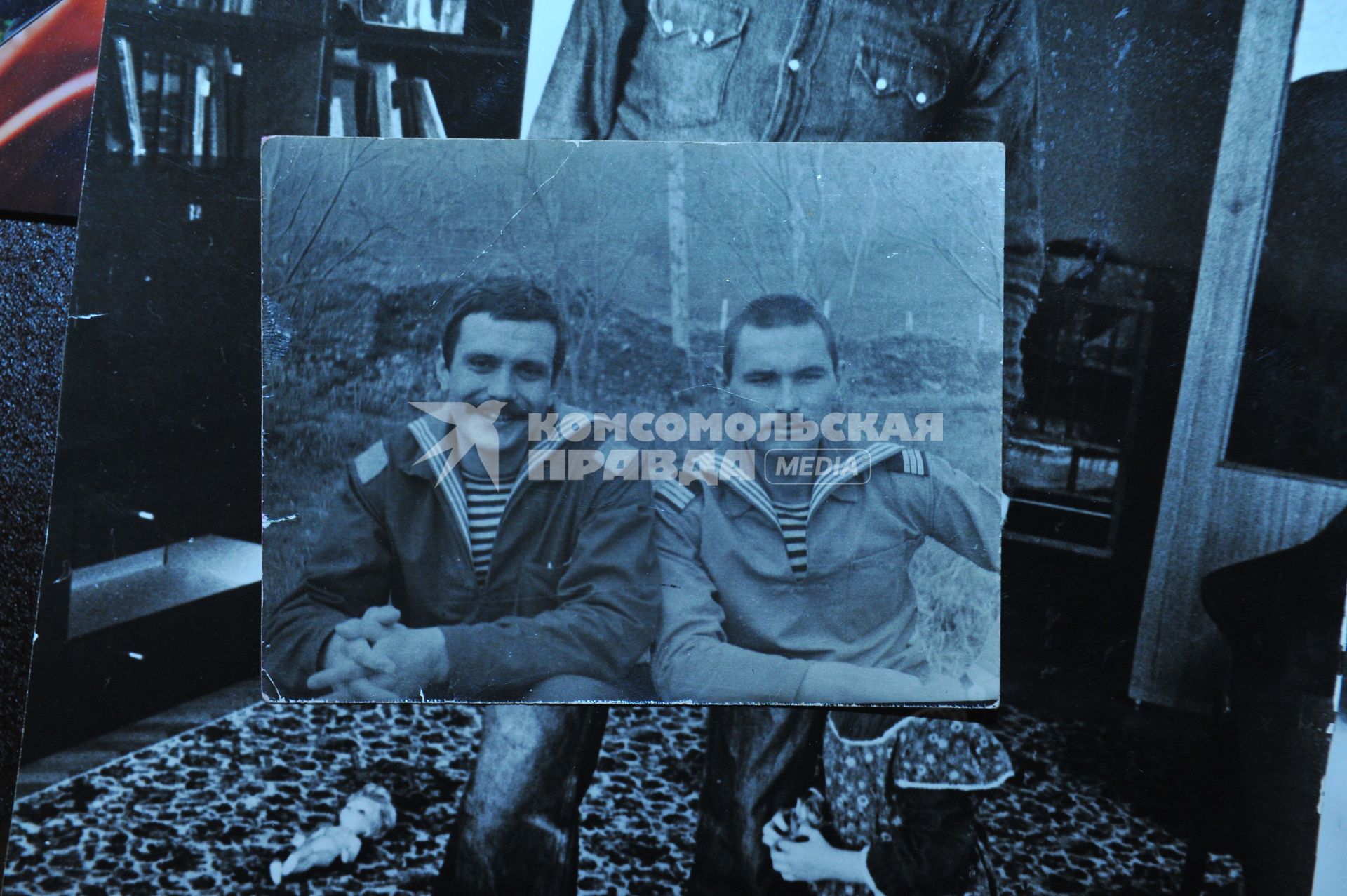 Московская область. п.Николина Гора. Фотография из личного архива семьи Михалковых. На фото: Никита Михалков (слева).