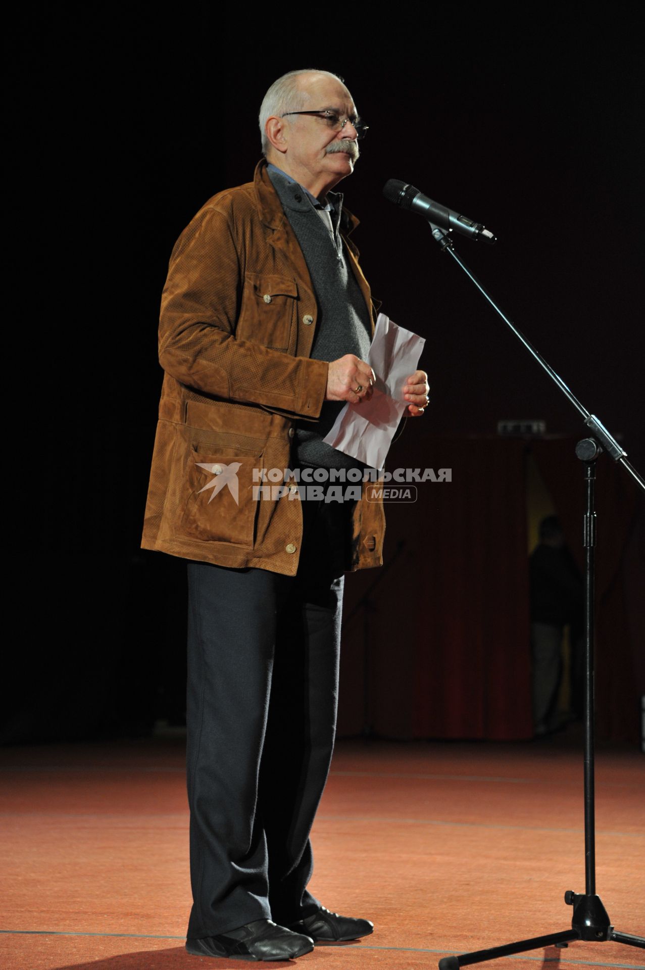 Москва.  Актер и режиссер Никита Михалков перед премьерой фильма `14+` режиссера Андрея Зайцева в кинотеатре `Октябрь`.