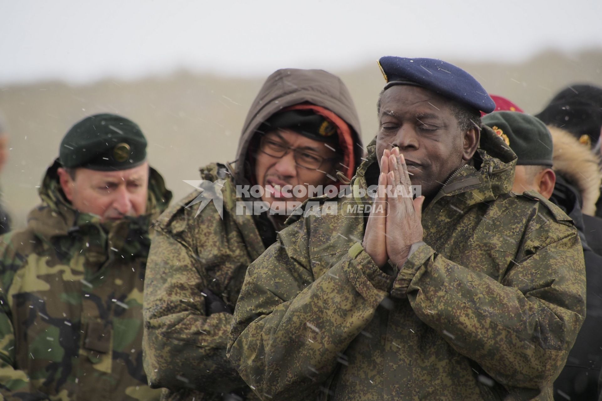 Тула. Иностранные военные атташе попали под первый снег во время проведения Общероссийского общественно-патриотического проекта `Оружейная Россия`.