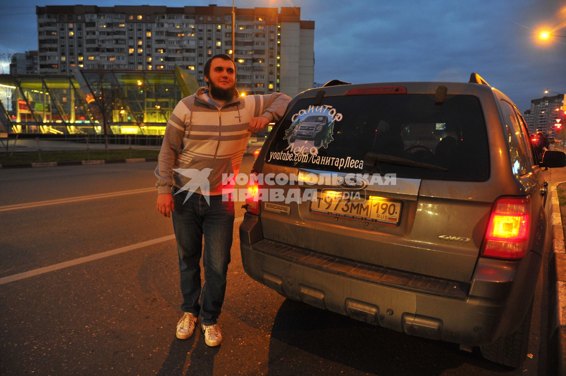 Москва. `Санитар леса` Евгений Камнев таранит на своем авто всех, кто едет не по правилам.