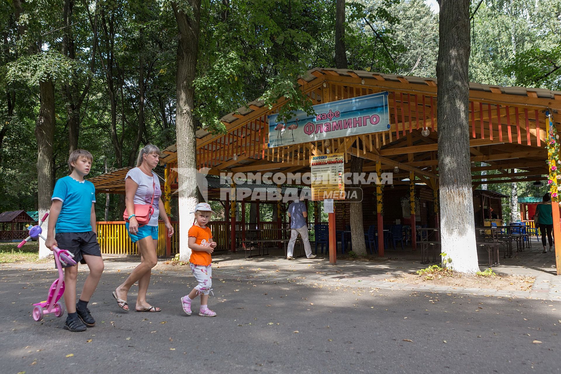 Нижний Новгород. Кафе `Фламинго`, в котором сотрудники заведения оскорбили сестру топ-модели Натальи Водяновой Оксану.