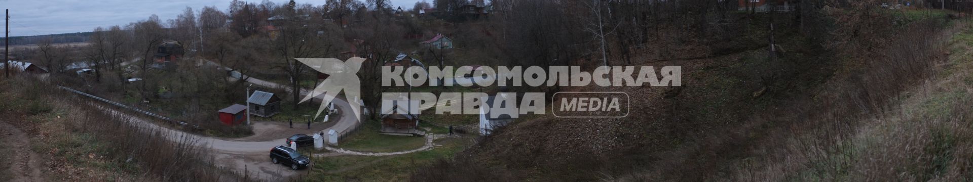 г.Таруса. Святой источник под Воскресенской горой с часовней Боголюбской Богоматери и купальней.