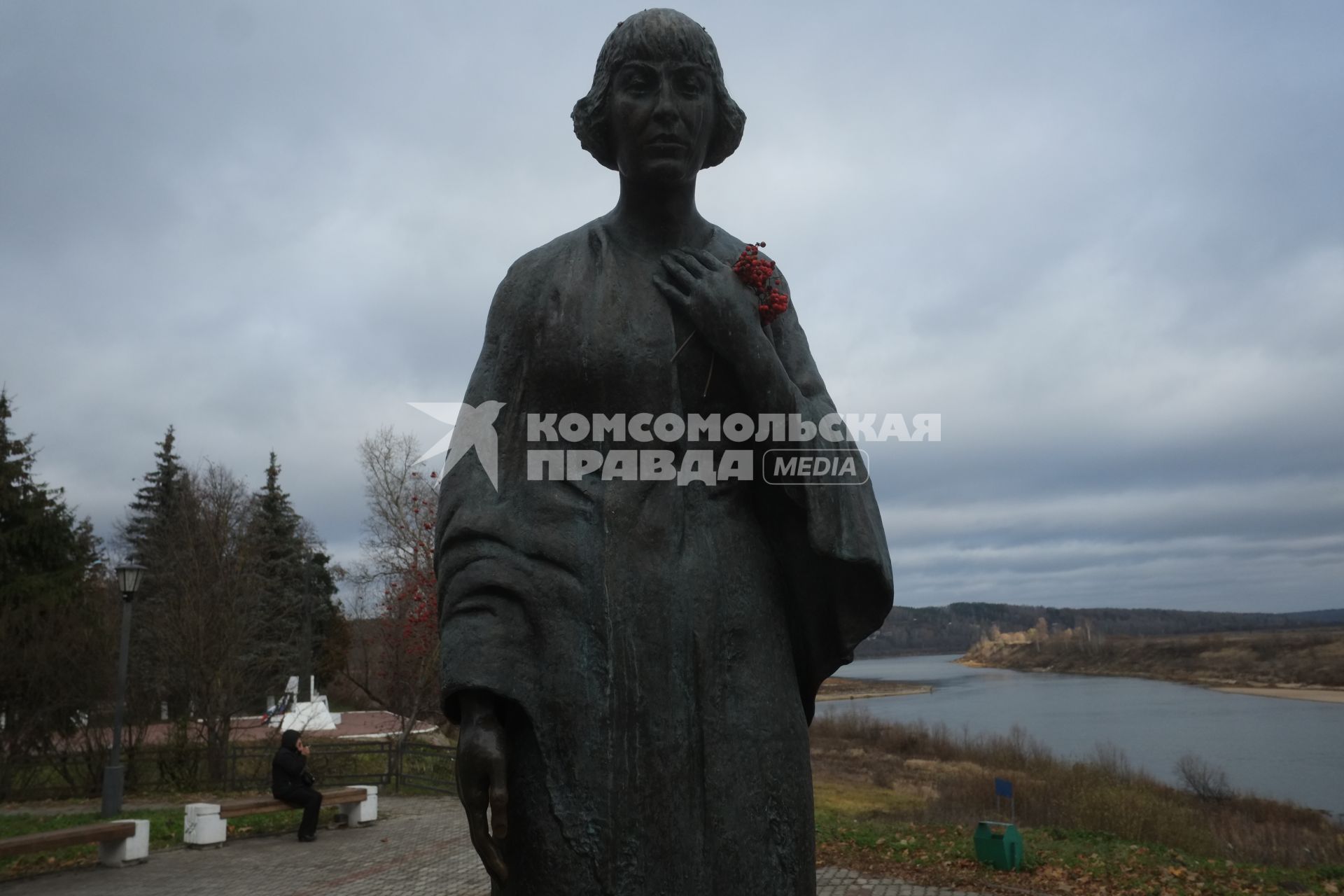 г.Таруса. Памятник Марине Цветаевой.