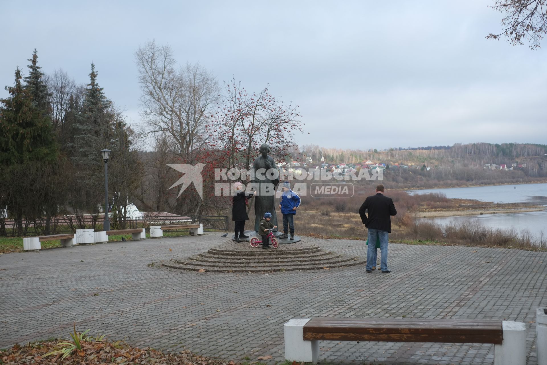 г.Таруса. Памятник Марине Цветаевой.