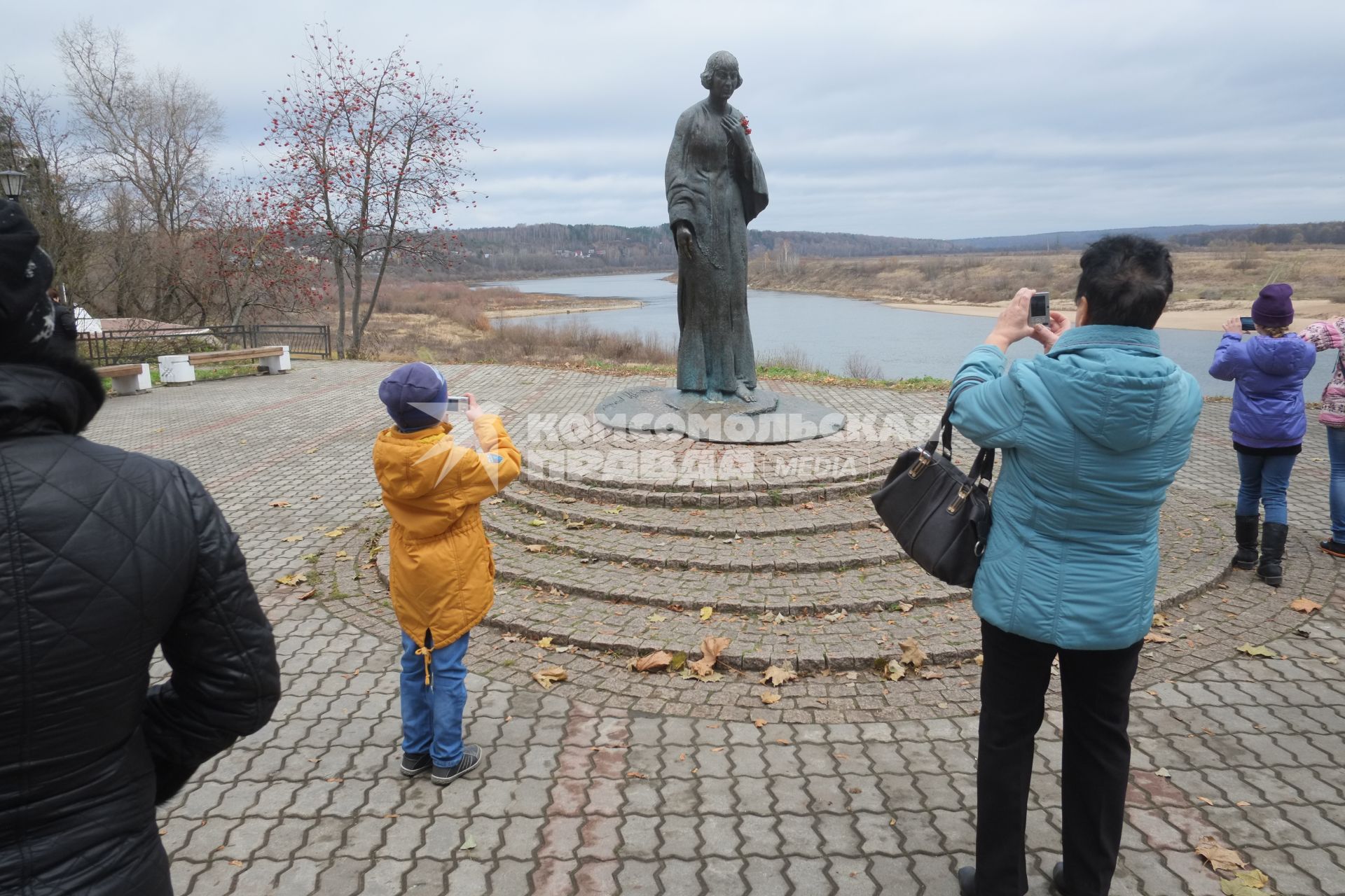 г.Таруса. Памятник Марине Цветаевой.