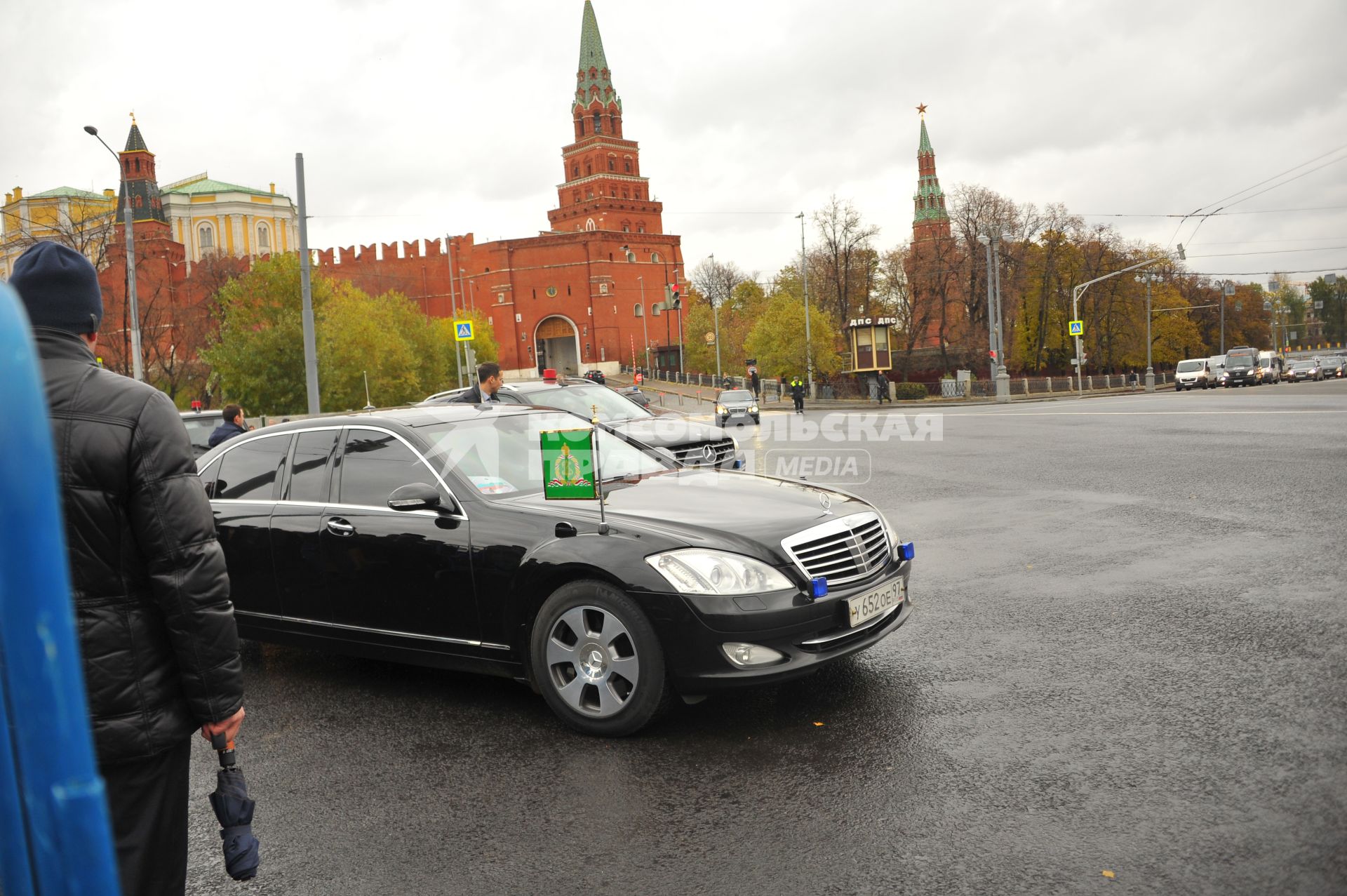 Москва. Кортеж патриарха Московского и всея Руси Кирилла во время церемонии открытия закладного камня на месте установки памятника святому равноапостольному князю Владимиру на Боровицкой площади.