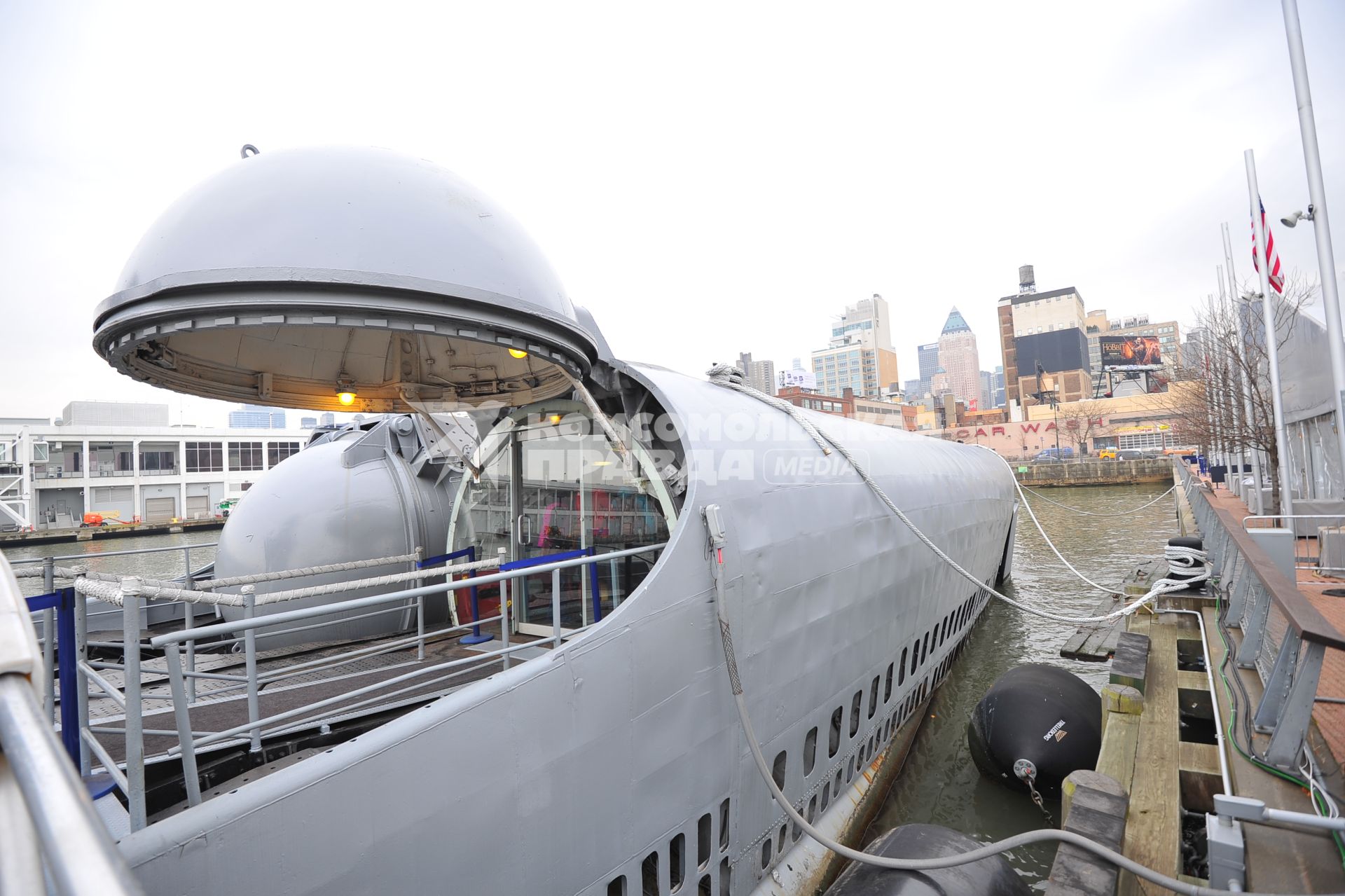 США. Нью-Йорк. Военный музей Intrepid Sea, Air & Space Museum.  Американская одводная лодка USS Growler (SSG-577).