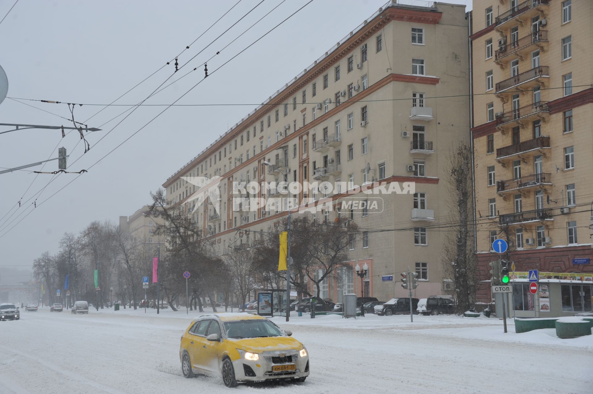 Москва. Дом на Фрунзенской набережной 46, где расположена квартира певицы Земфиры.