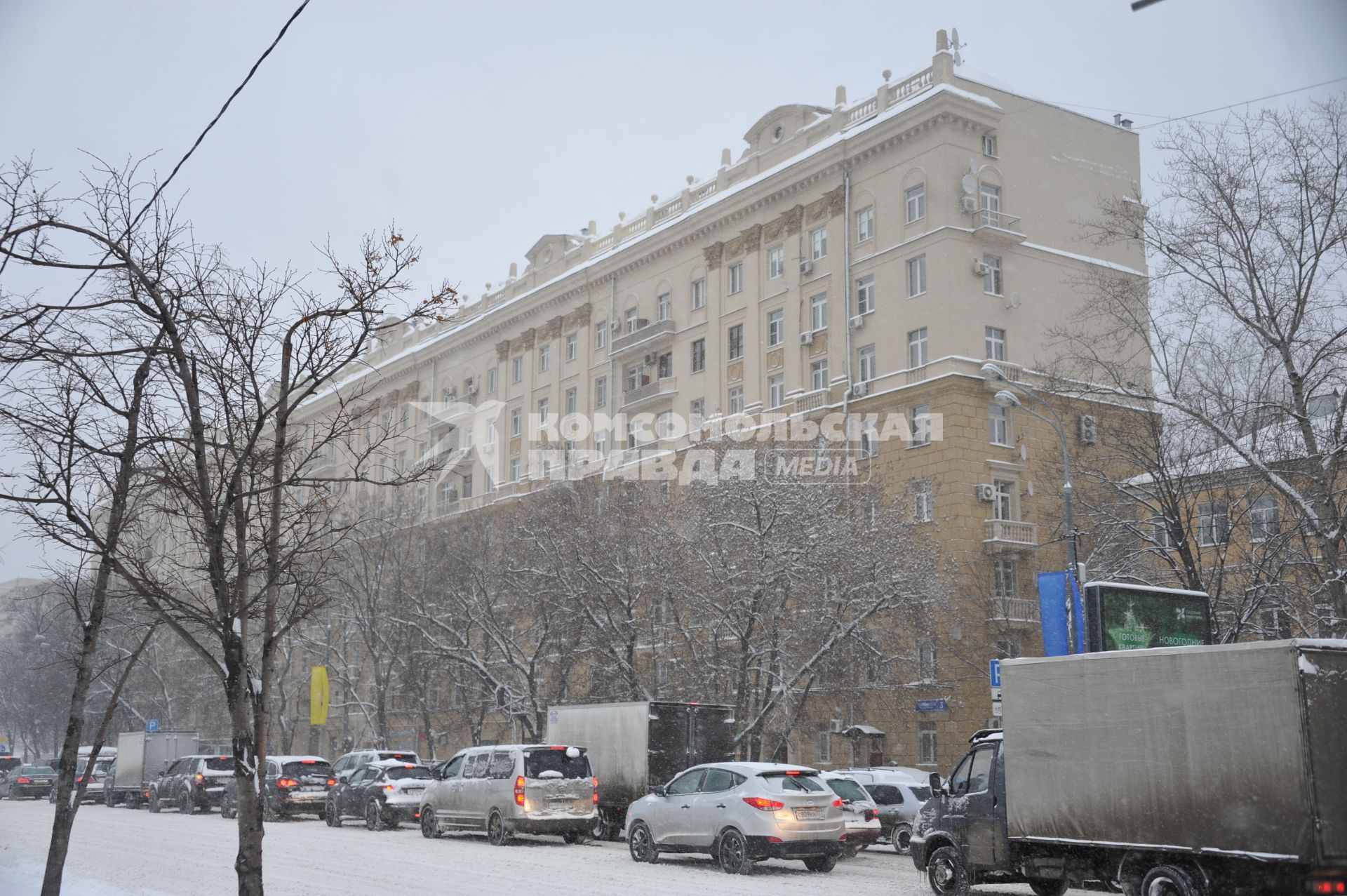 Москва. Дом на Саввинской набережной 3, где расположена квартира певцов Леонида Агутина и Анжелики Варум.