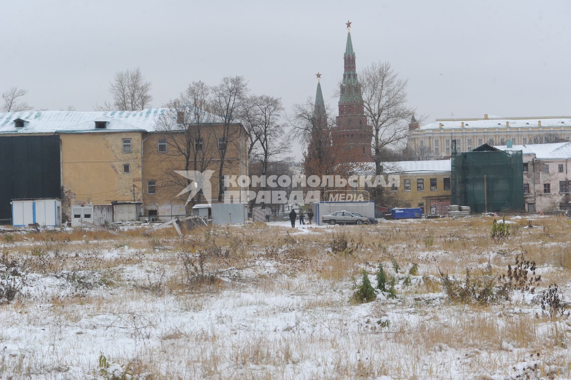 Москва.   Пустырь на Софийской набережной.