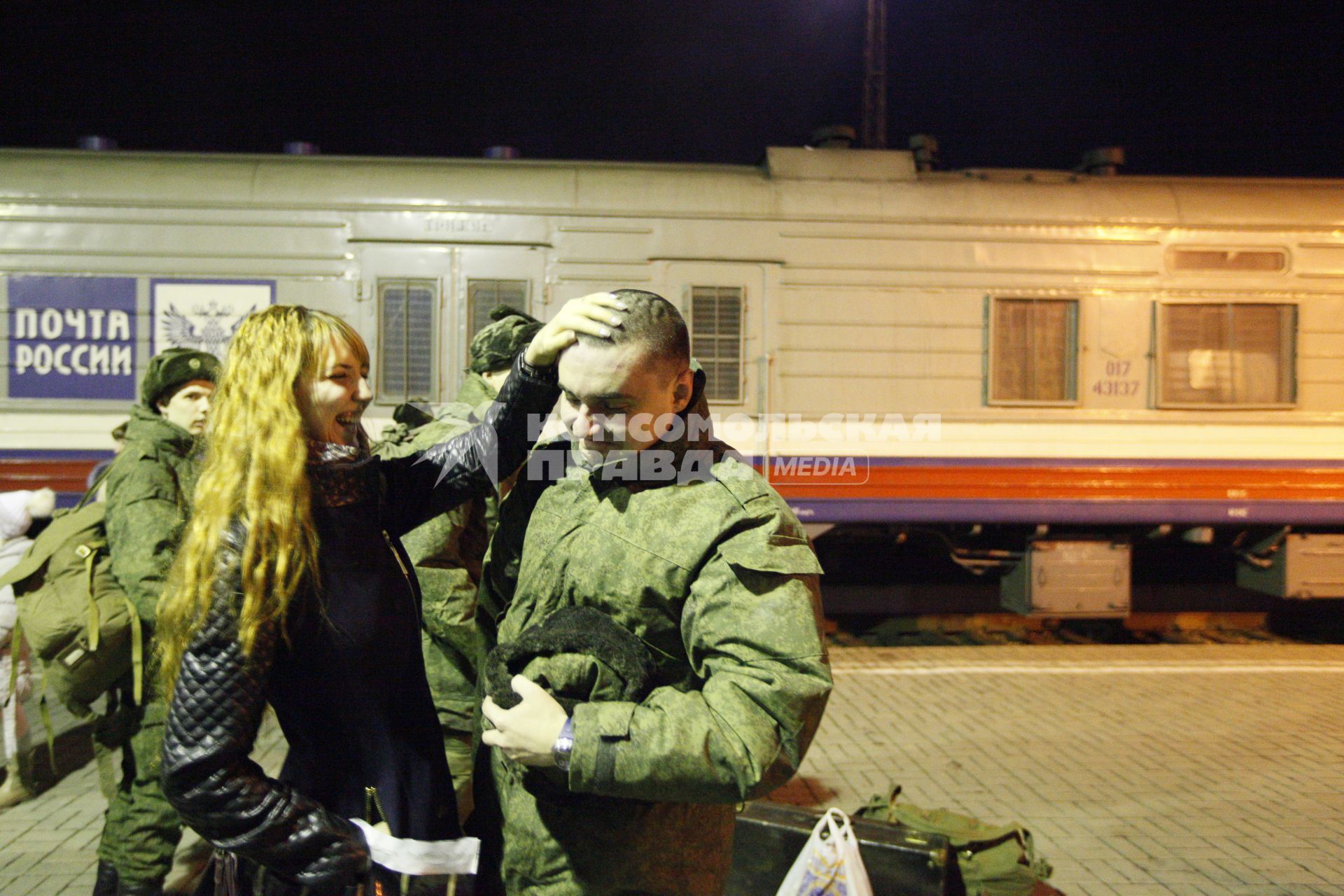 Ставрополь. Призывники на вокзале перед отправкой к месту службы.