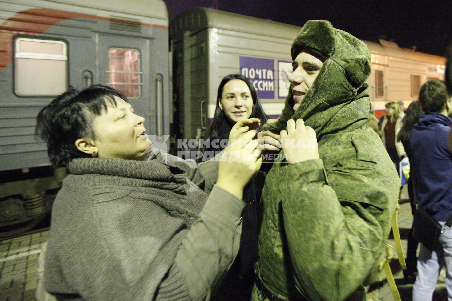 Ставрополь. Призывники на вокзале перед отправкой к месту службы.