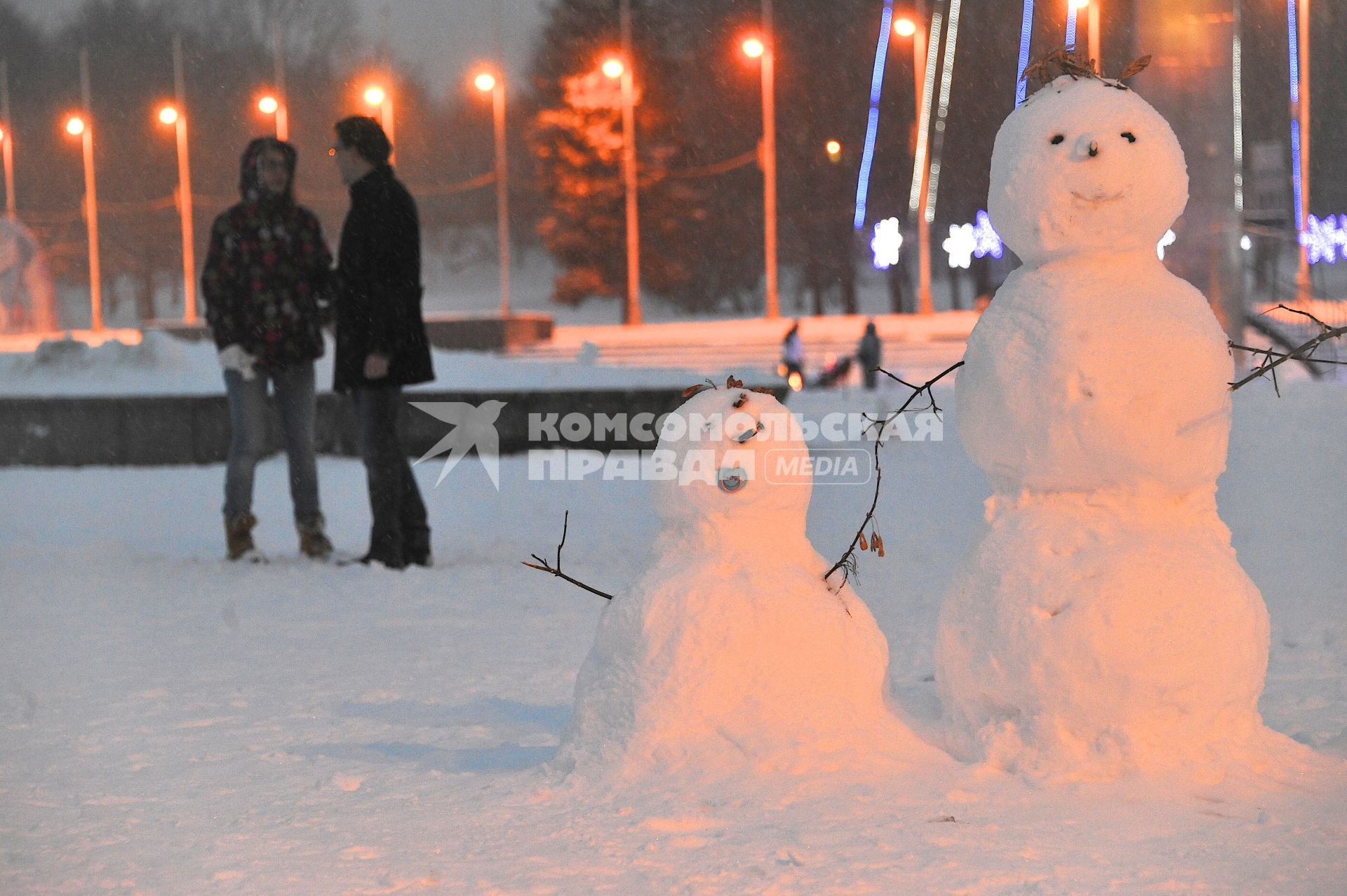 Москва. Снеговики.