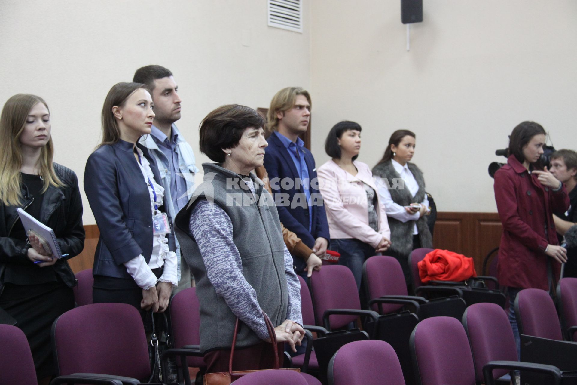 23.09.2015. Ярославль. Хоккей. Оглашение приговора по делу о катастрофе Як-42 под Ярославлем. На снимке  мать Ивана Ткаченко