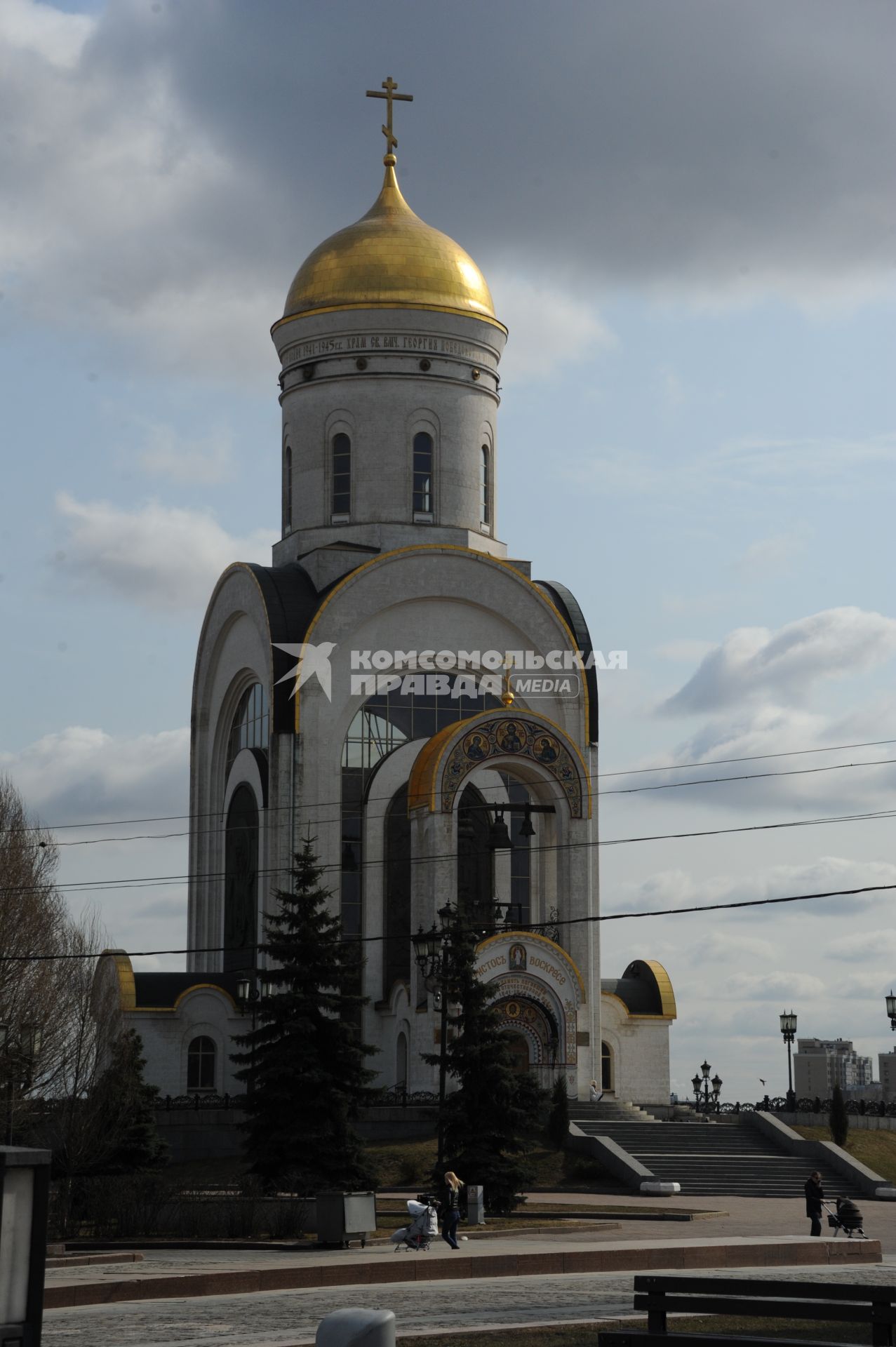 Москва. Храм Георгия Победоносца в Парке Победы на Поклонной горе.