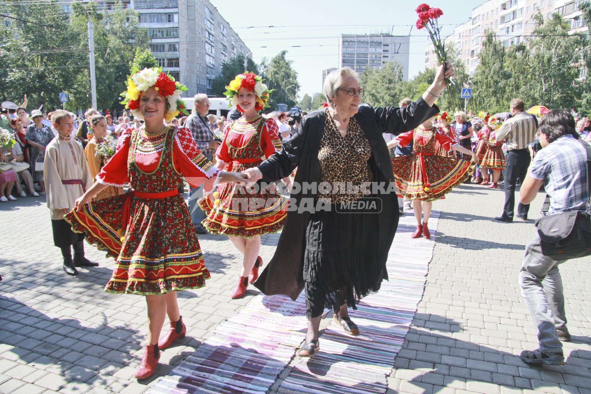 Барнаул. Актриса Римма Маркова на открытии Шукшинских чтений.