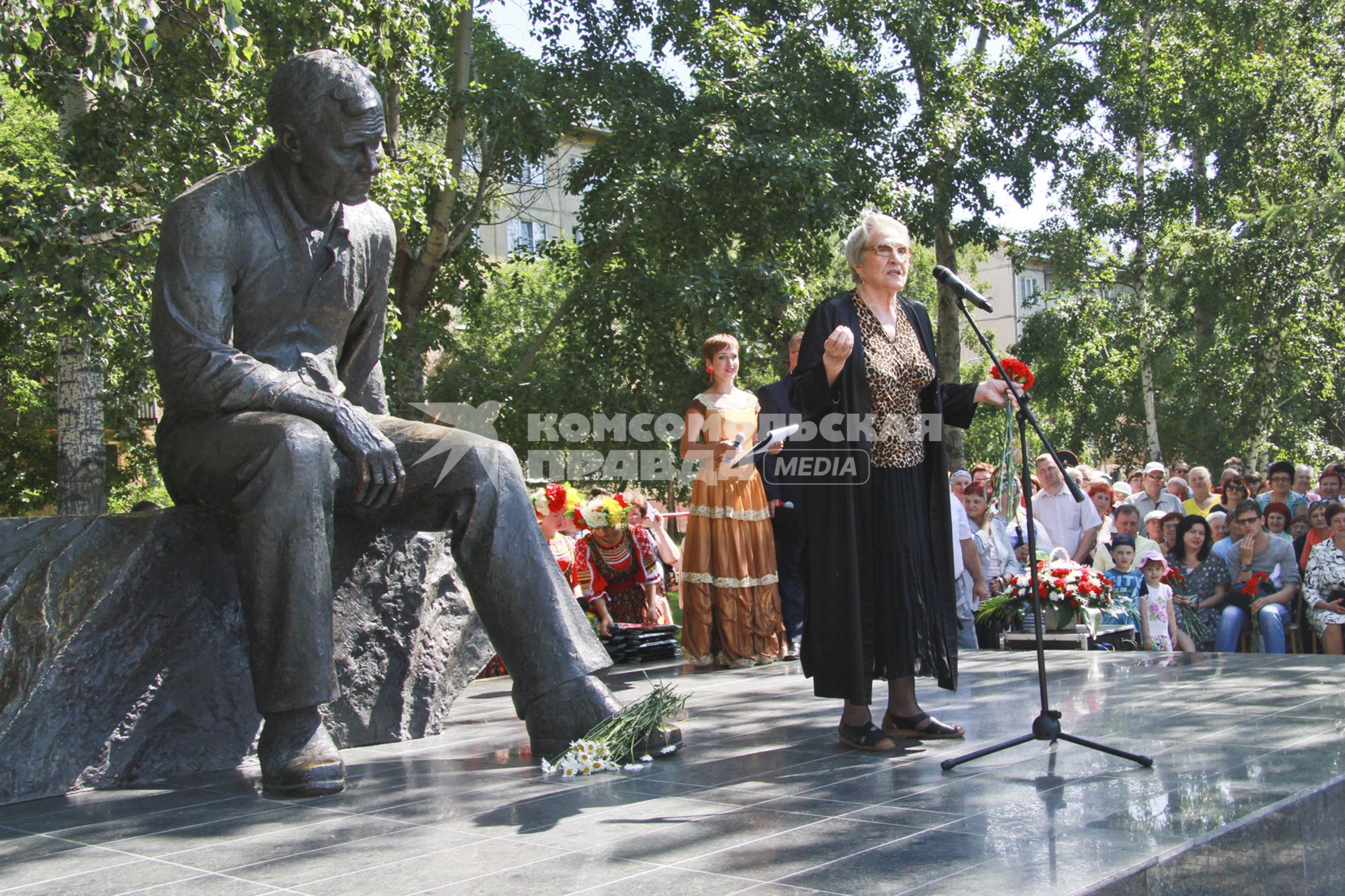 Барнаул. Актриса Римма Маркова на открытии Шукшинских чтений.