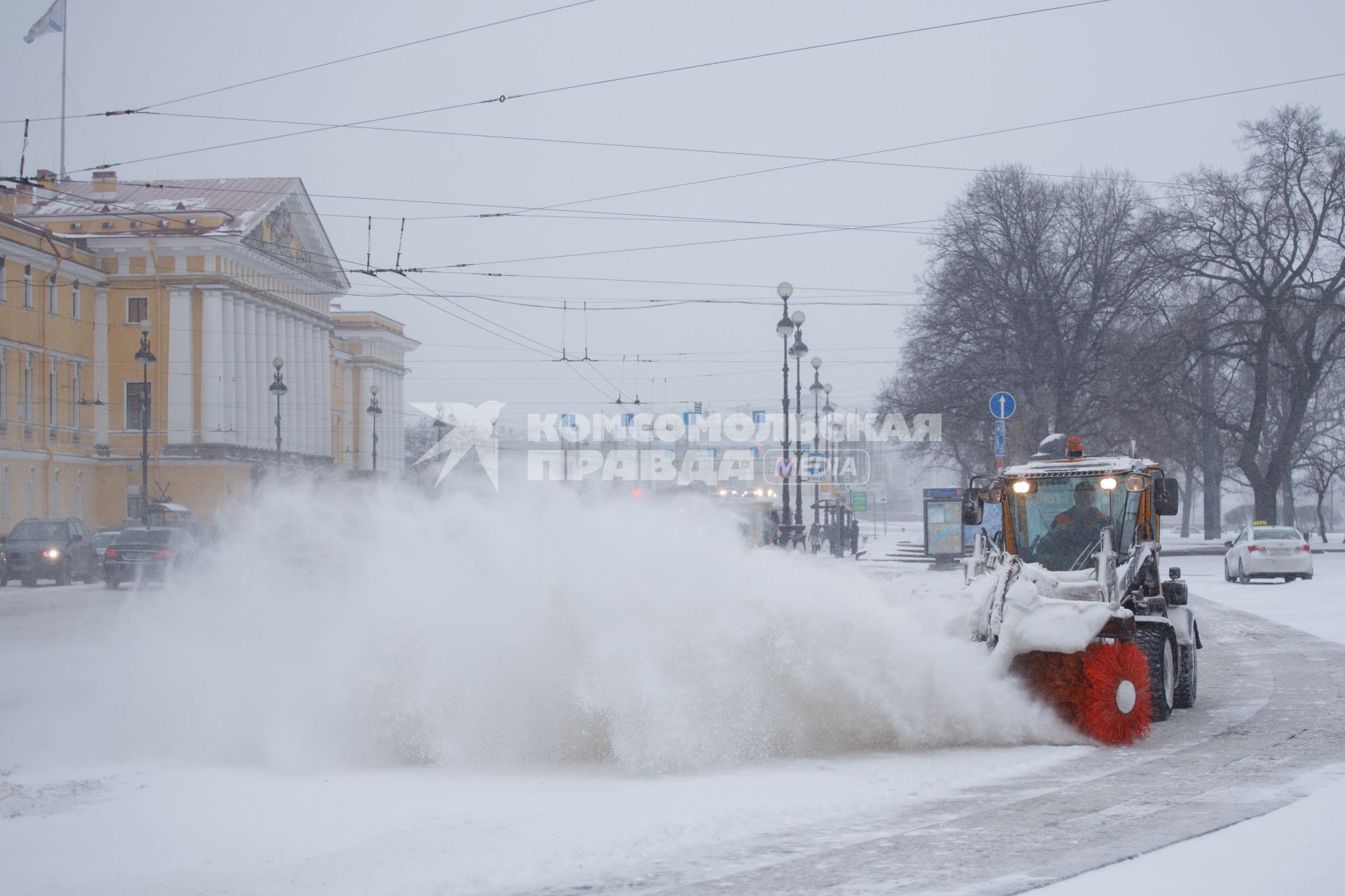 Санкт-Петербург. Уборка снега.