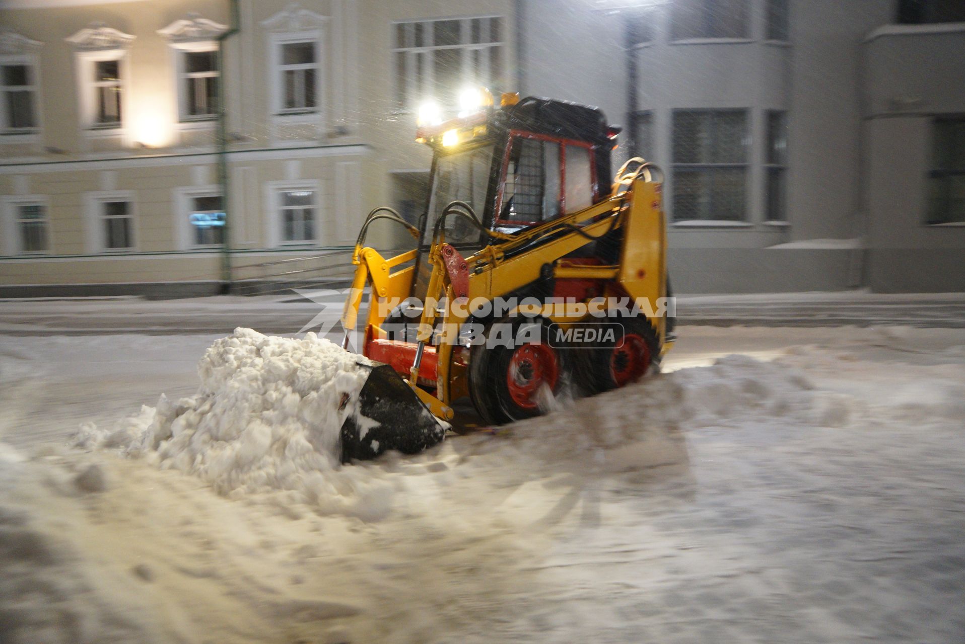 Екатеринбург. Уборка снега с улиц города.