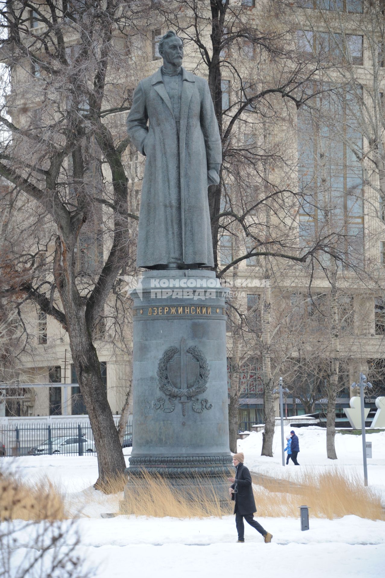 Москва.   Памятник Ф.Э. Дзержинскому в парке искусств Музеон.