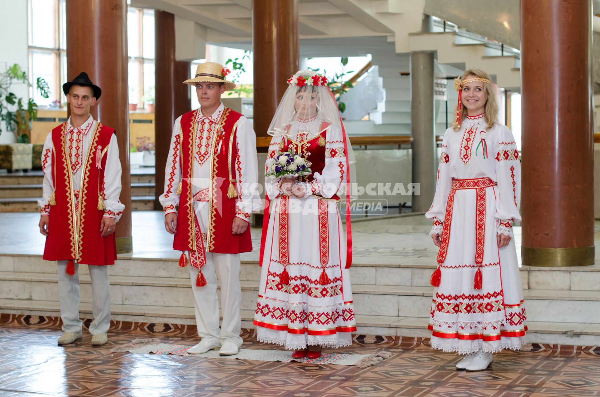 Самара. Традиционная белорусская свадьба прошла в Доме Дружбы народов.