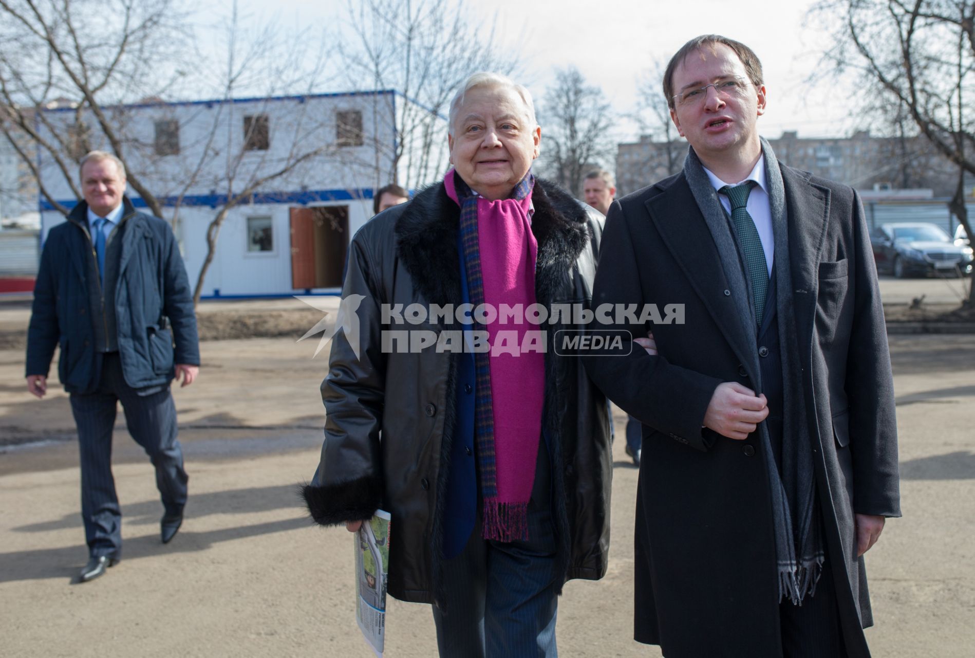 Москва. Художественный руководитель Московского художественного театра (МХТ) имени А.П.Чехова Олег Табаков (слева) и министр культуры РФ Владимир Мединский на церемонии закладки капсулы в честь начала строительства филиала МХТ им.Чехова на пересечении проспекта Андропова с Нагатинской улицей.