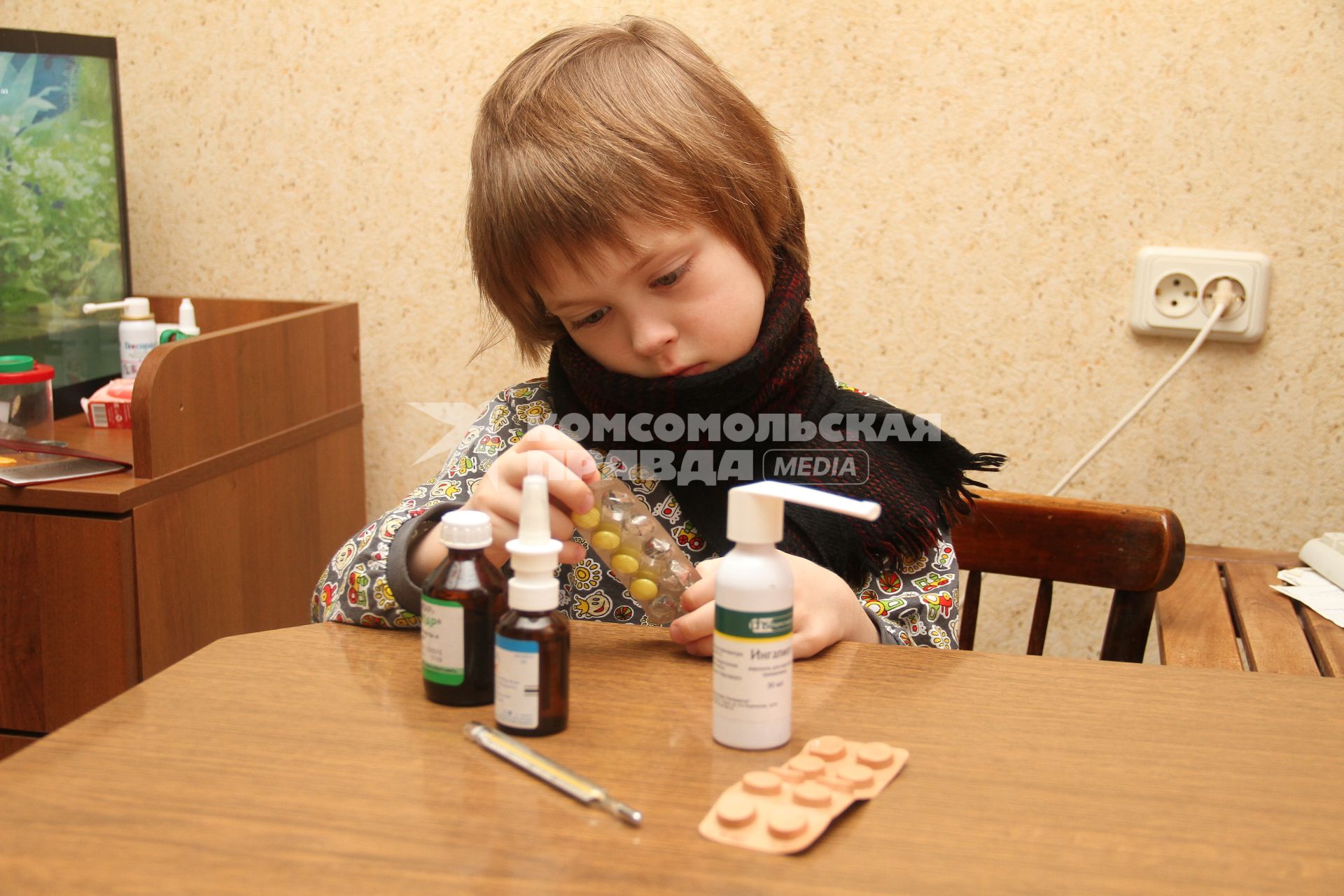 Нижний Новгород. Мальчик с лекарствами.