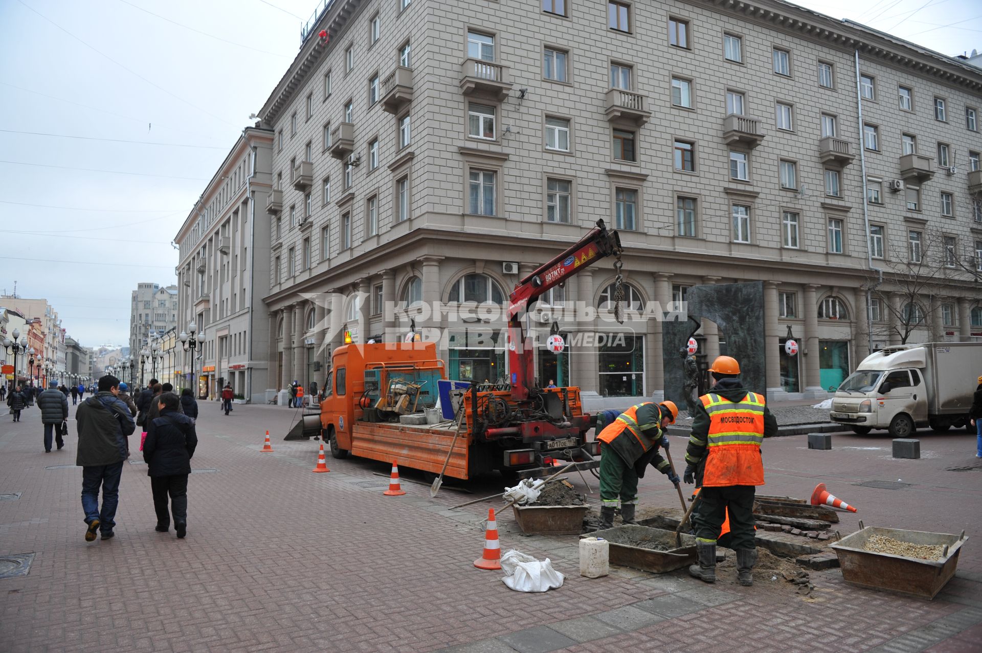 Москва. Ремонтные работы на Старом Арбате.