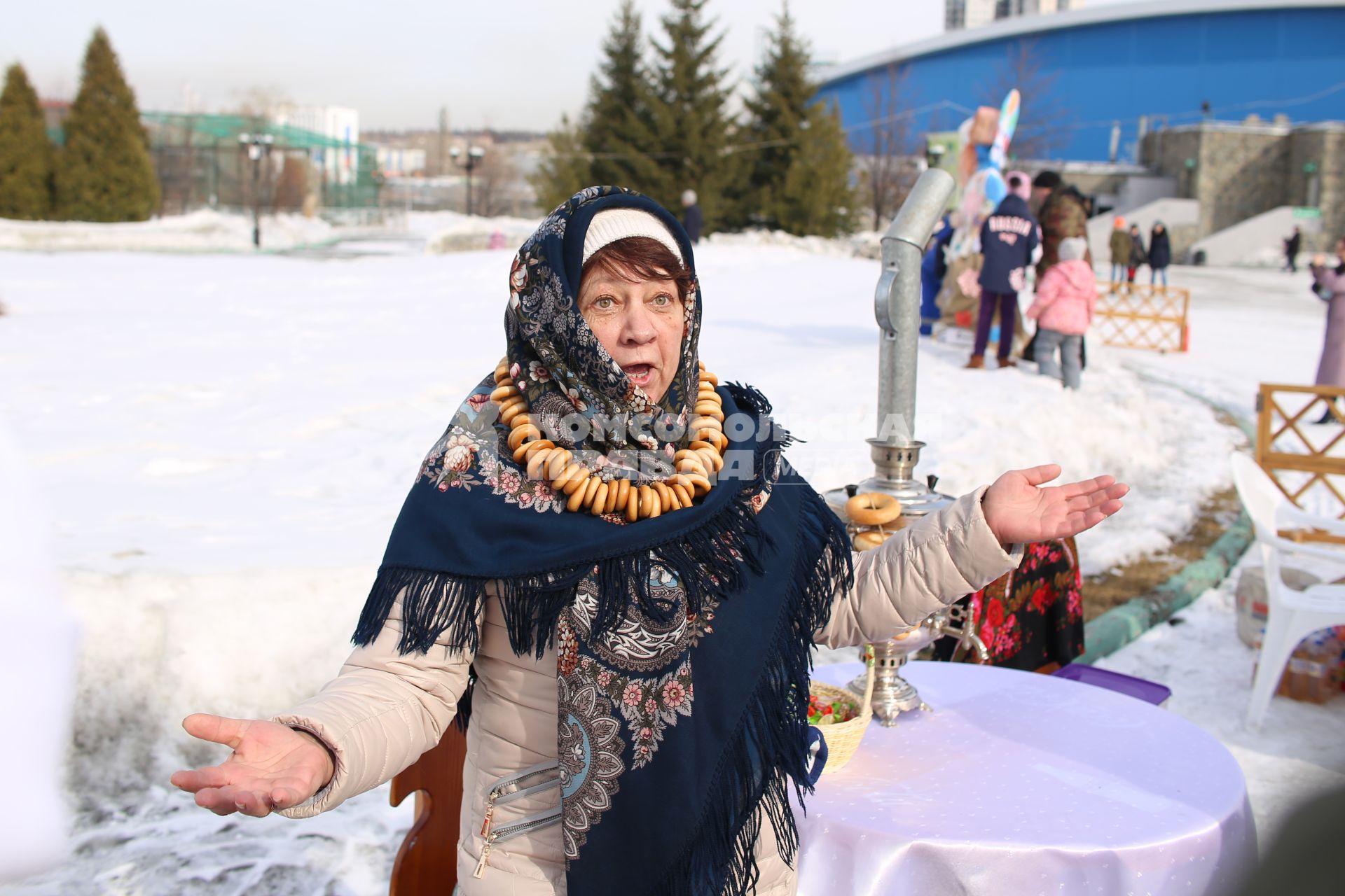 Челябинск. Народные забавы  во время празднования Широкой Масленицы.