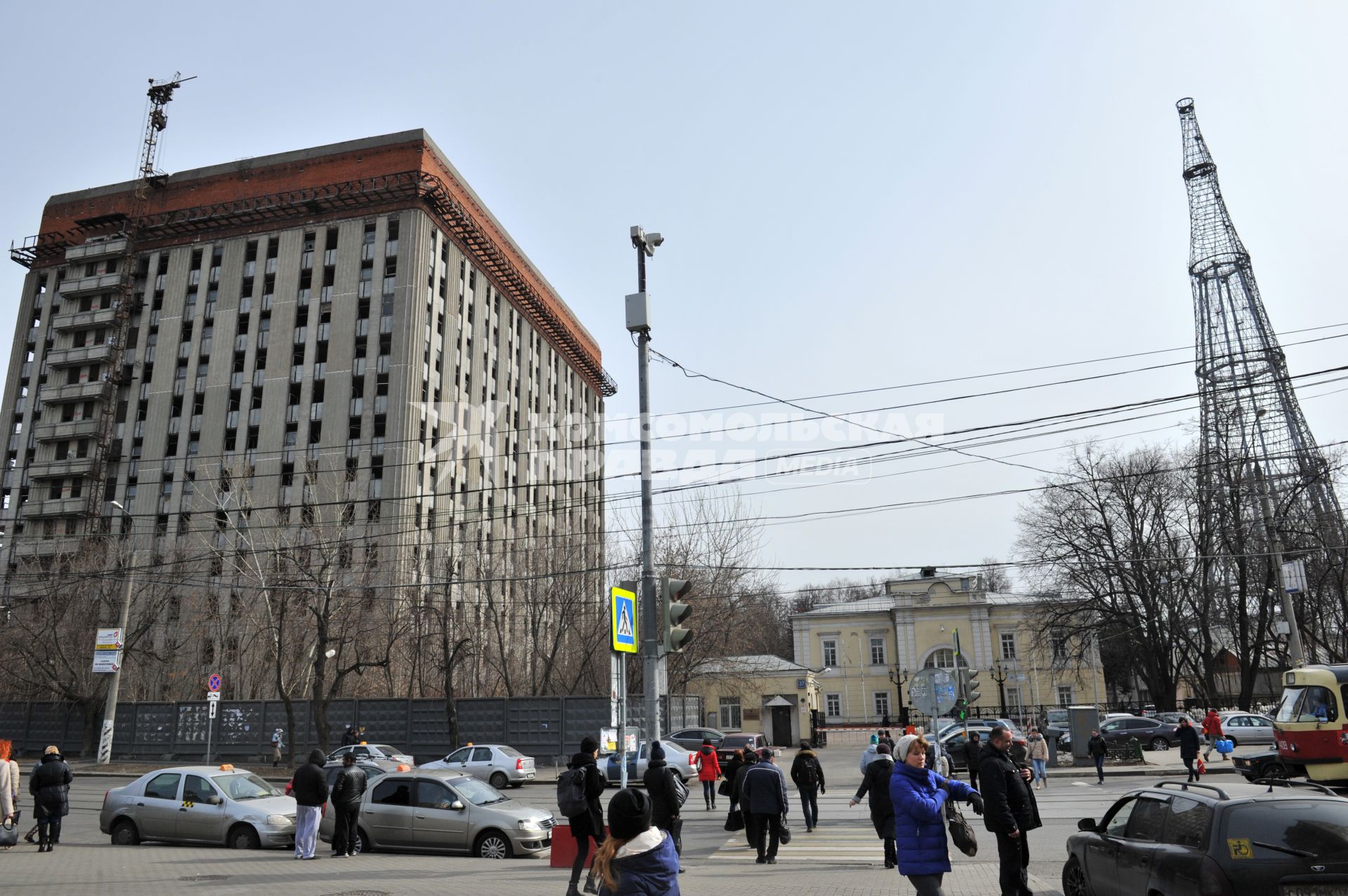 Москва.  Заброшенное здание телецентра рядом с метро Шаболовская.