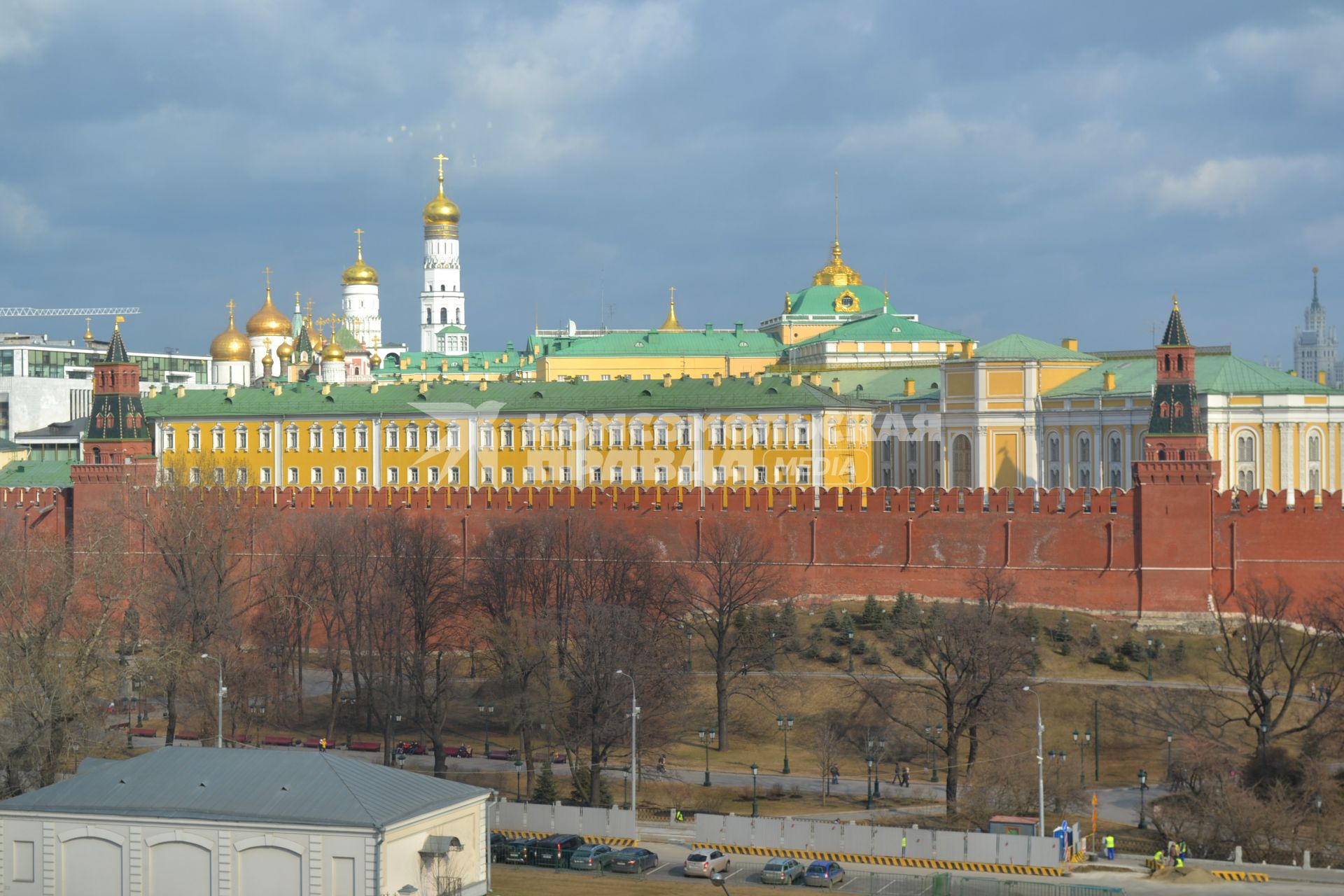 Москва. Вид на Кремль из окна Дома Пашкова.