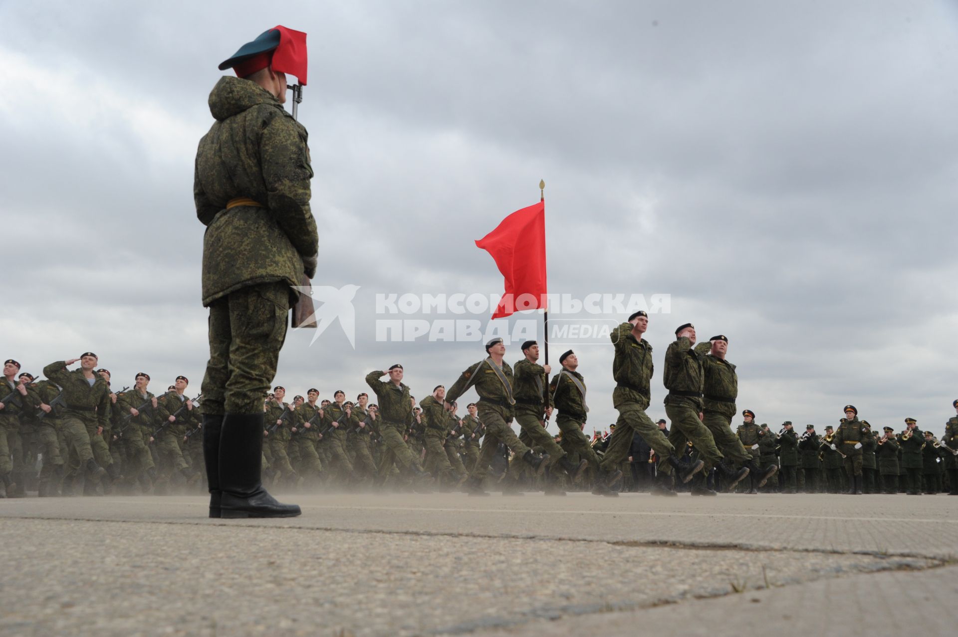 Алабино. Участники  пеших колонн парадного расчета войск  Московского гарнизона Центрального военного округа  на  репетиции военного парада, посвященного 71-й годовщине Победы в Великой Отечественной войне.