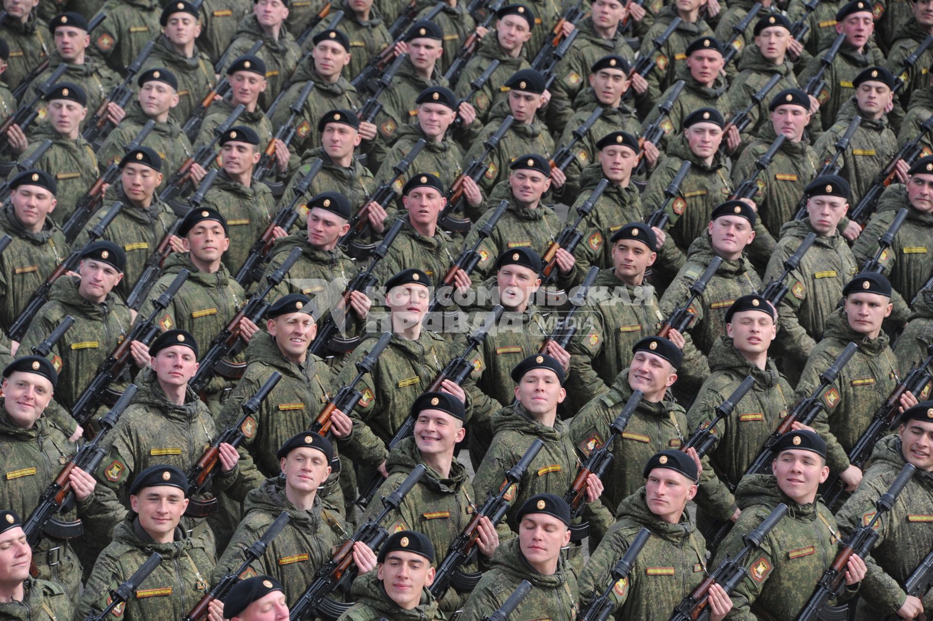 Алабино. Участники  пеших колонн парадного расчета войск  Московского гарнизона Центрального военного округа  на  репетиции военного парада, посвященного 71-й годовщине Победы в Великой Отечественной войне.