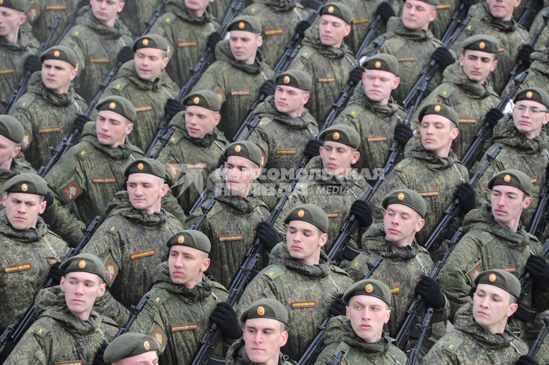 Алабино. Участники  пеших колонн парадного расчета войск  Московского гарнизона Центрального военного округа  на  репетиции военного парада, посвященного 71-й годовщине Победы в Великой Отечественной войне.