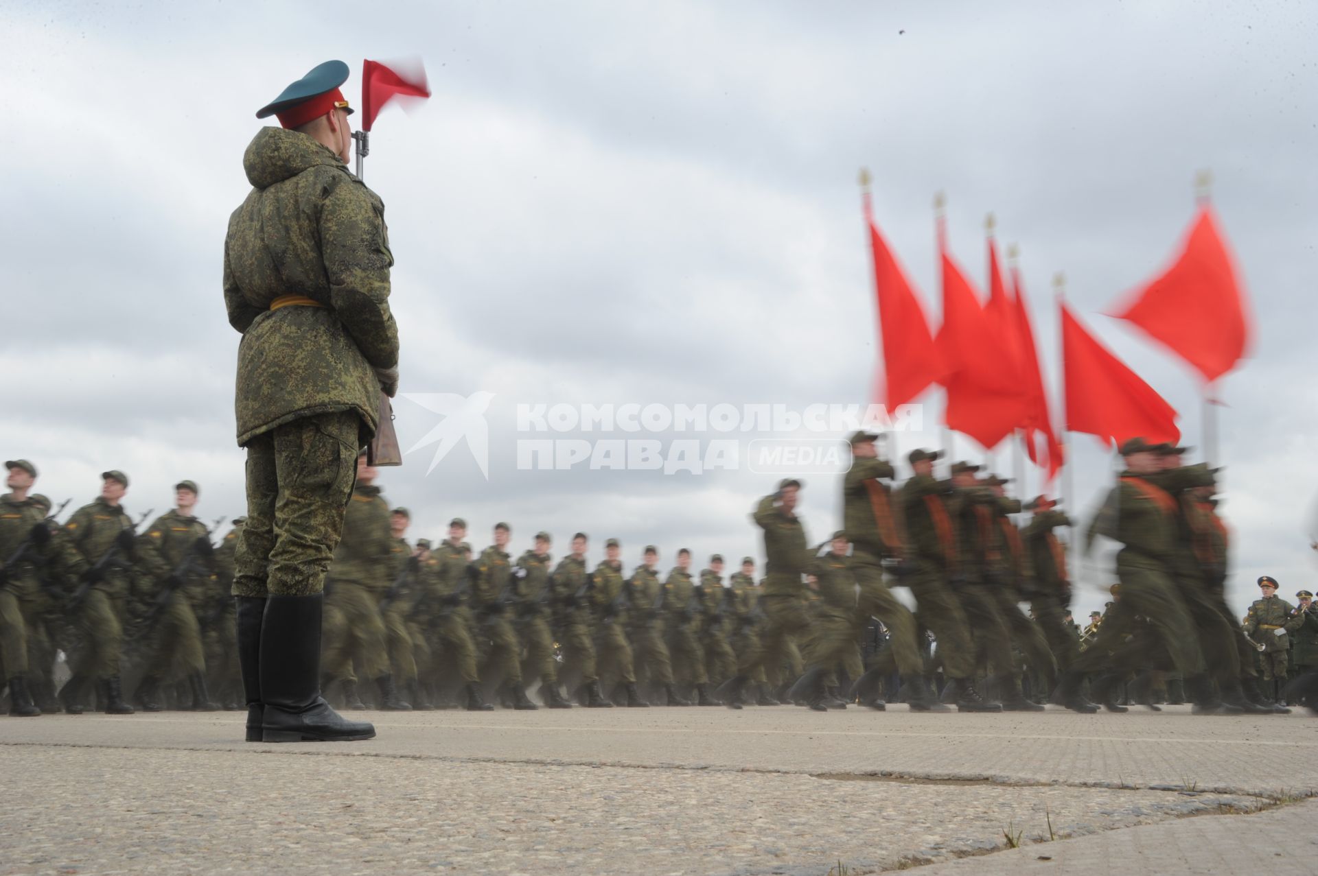 Алабино. Участники  пеших колонн парадного расчета войск  Московского гарнизона Центрального военного округа  на  репетиции военного парада, посвященного 71-й годовщине Победы в Великой Отечественной войне.