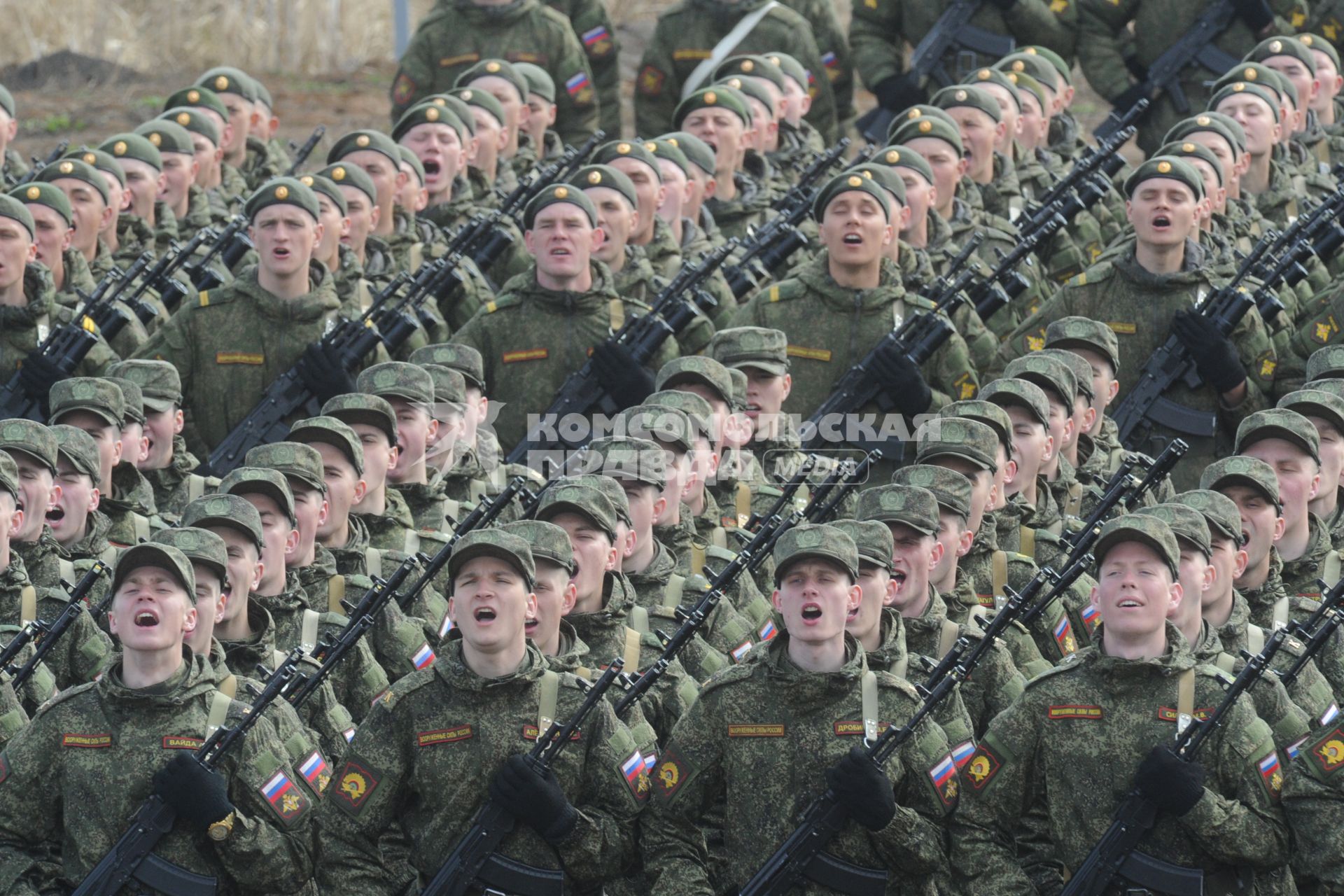 Алабино. Участники  пеших колонн парадного расчета войск  Московского гарнизона Центрального военного округа  на  репетиции военного парада, посвященного 71-й годовщине Победы в Великой Отечественной войне.