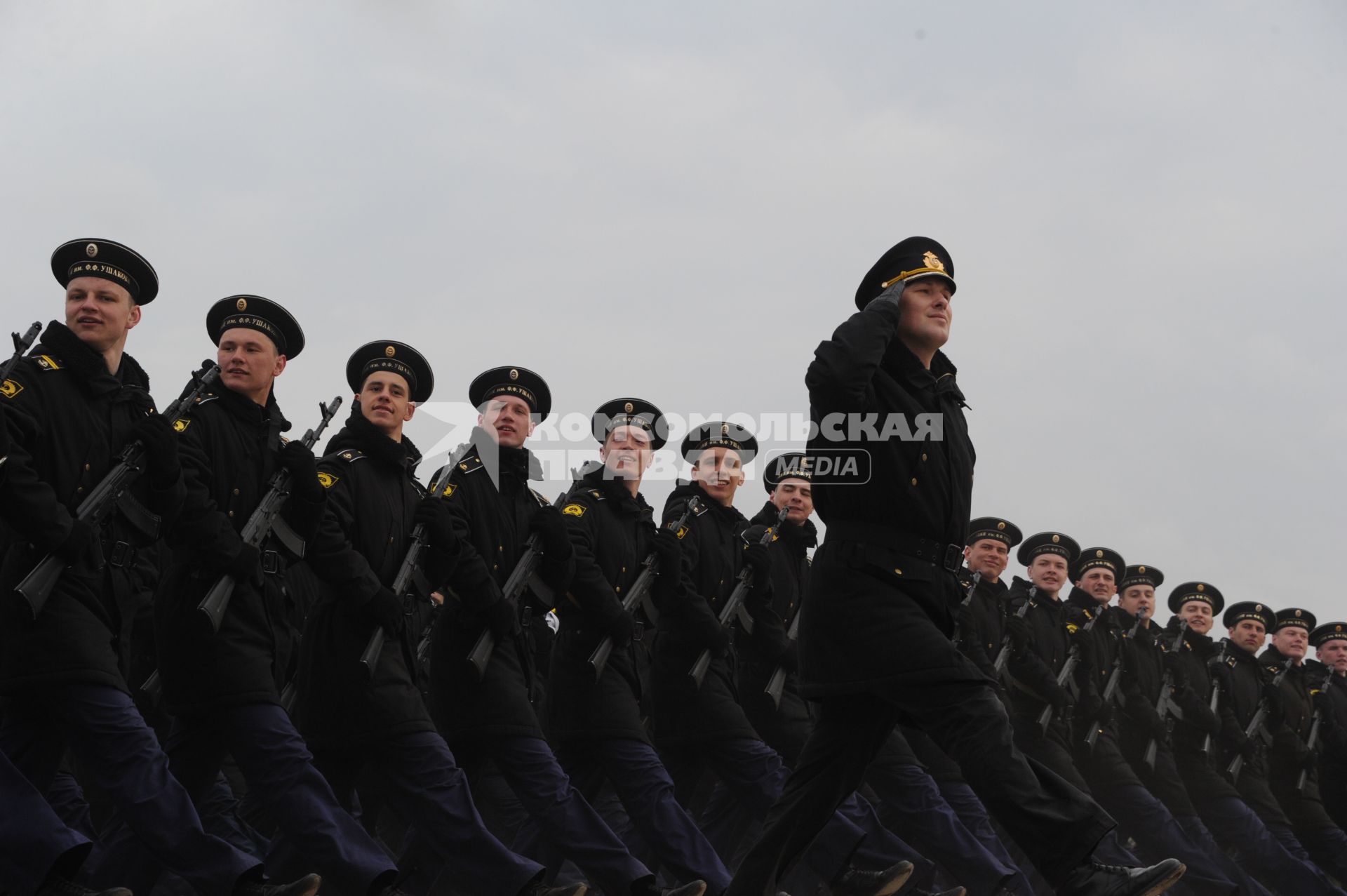 Алабино. Участники  пеших колонн парадного расчета войск  на  репетиции военного парада, посвященного 71-й годовщине Победы в Великой Отечественной войне.