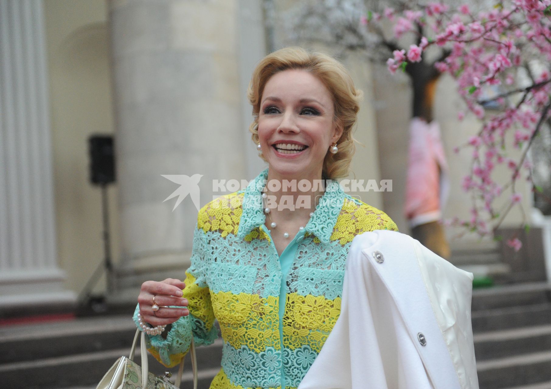 Москва.   Актриса Марина Зудина перед премьерой спектакля `Скажите, люди, куда идет поезд…`, приуроченной к 60-летию театра `Современник`, в рамках открытия фестиваля `Черешневый лес` во Дворце на Яузе.