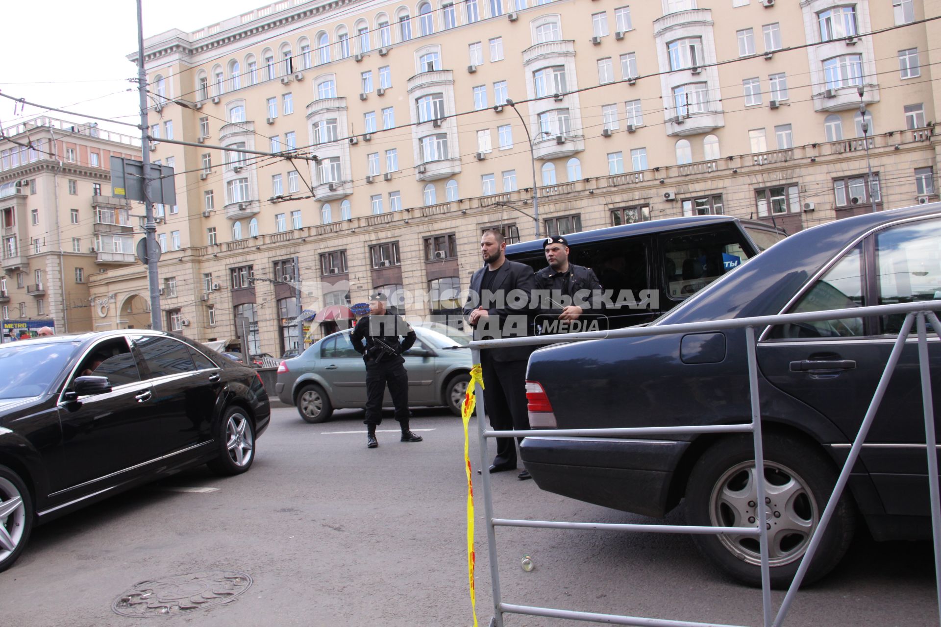 Диск100. Церемония вручения премий за самое сомнительное произведение искусства прошедшего года СЕРЕБРЯНАЯ КАЛОША. 2010 год. На снимке: персоны