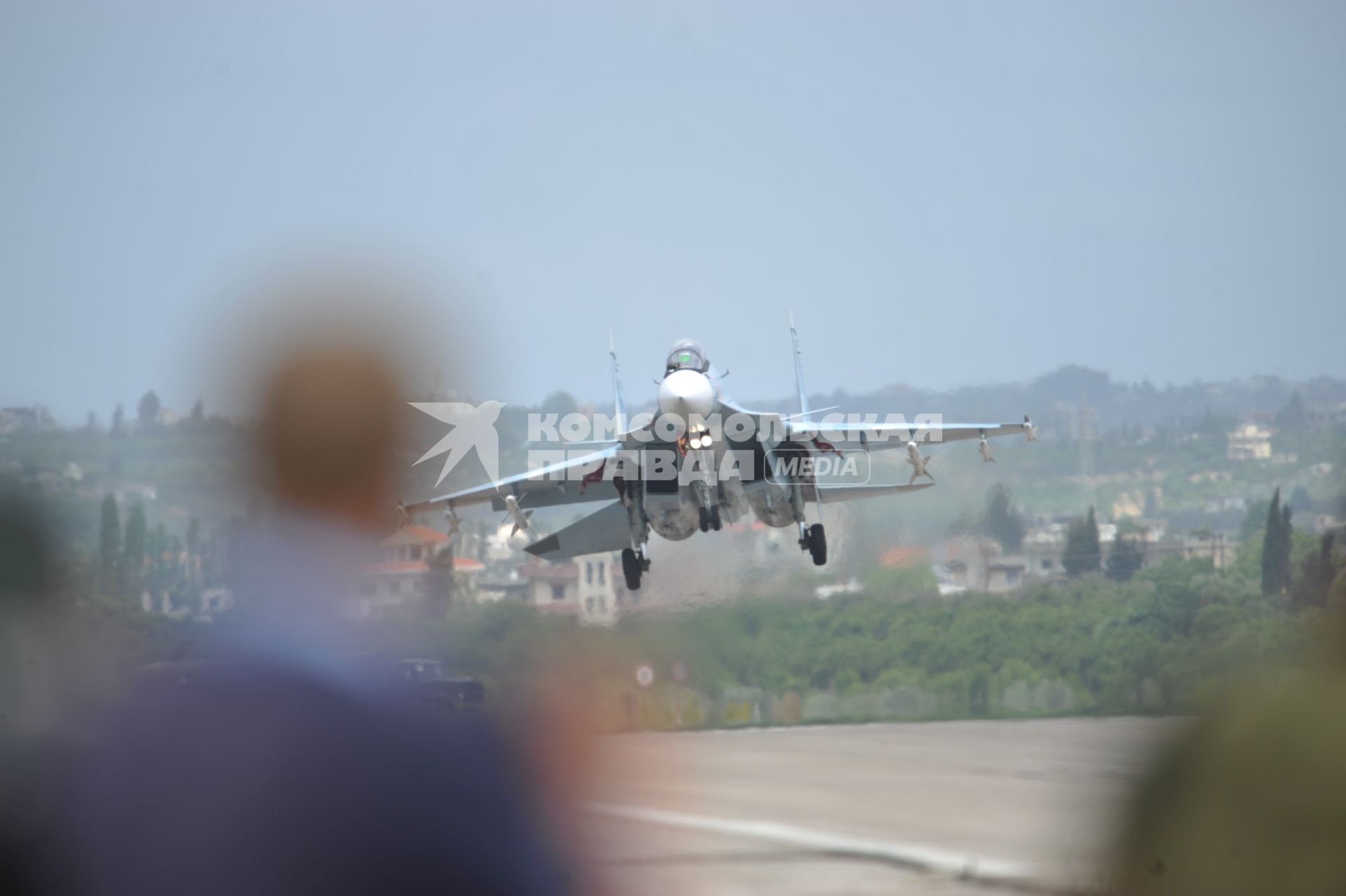 Сирия.  Российский  истребитель-бомбардировщик Су-34 на авиабазе `Хмеймим`