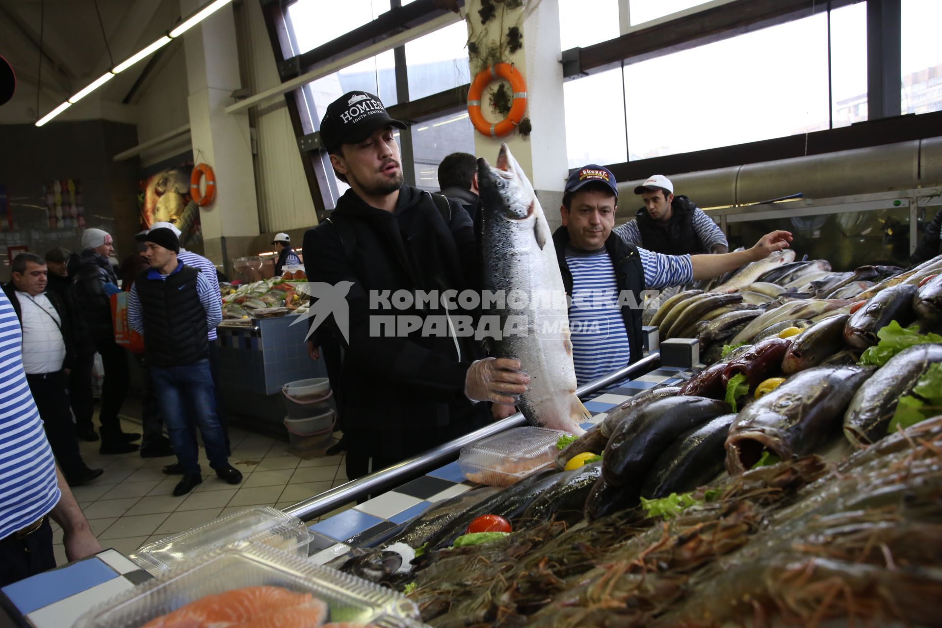 Диск 161. Певец Дмитрий Билан на Дорогомиловском рынке