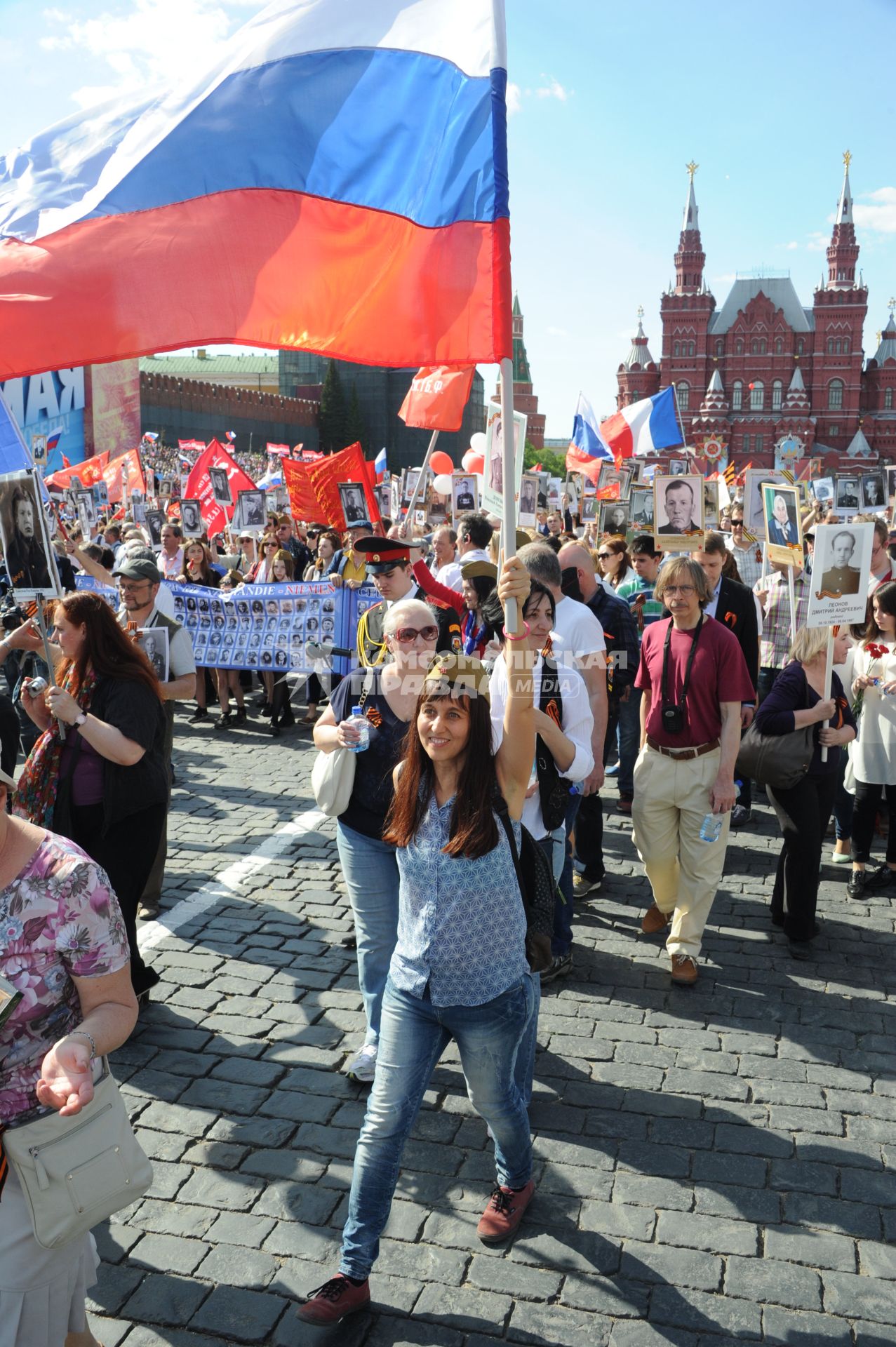 Москва.  Участники шествия`Бессмертный полк` в честь 71-й годовщины Победы в Великой Отечественной войне.